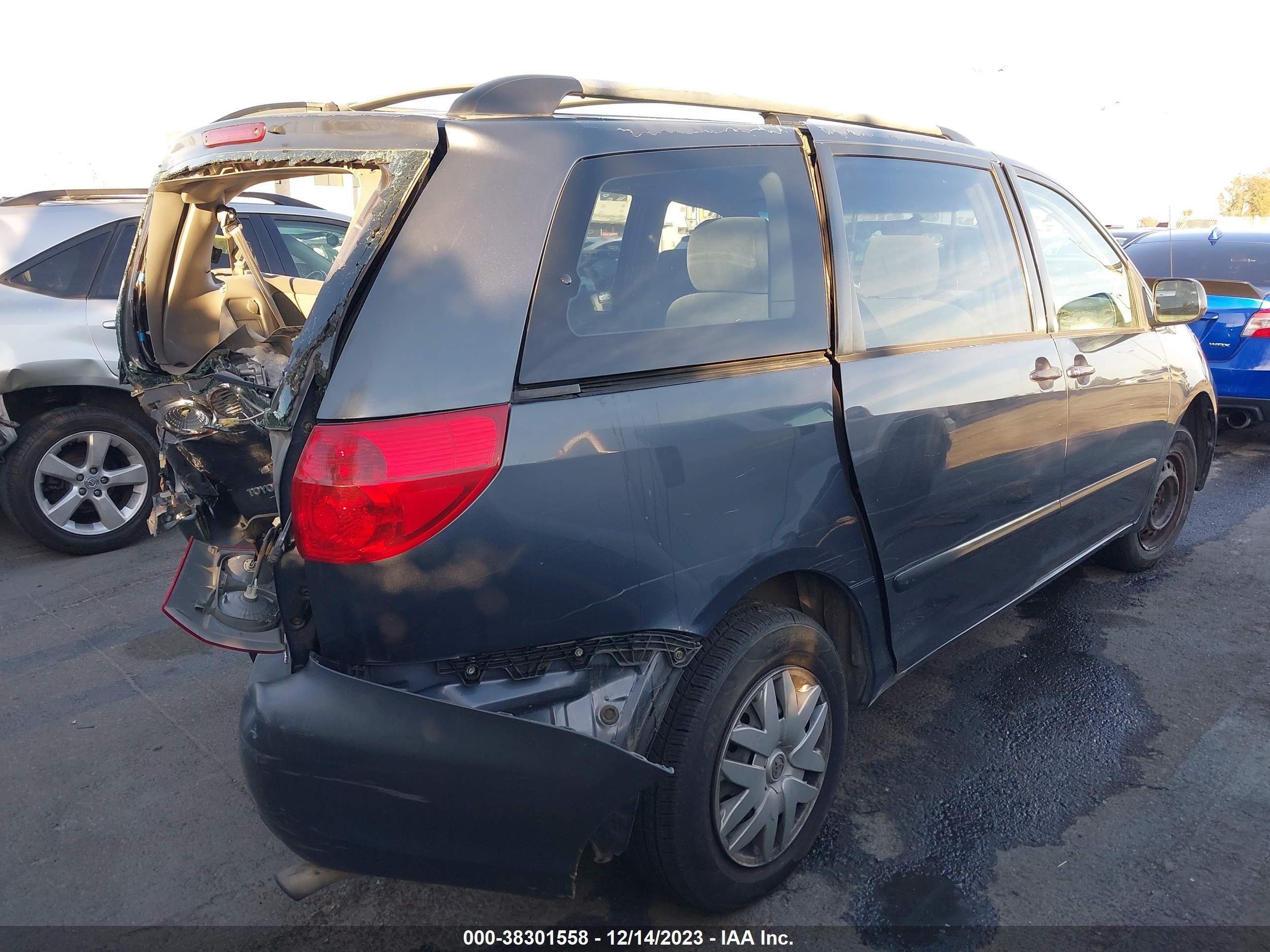 Photo 3 VIN: 5TDZA23C76S586756 - TOYOTA SIENNA 