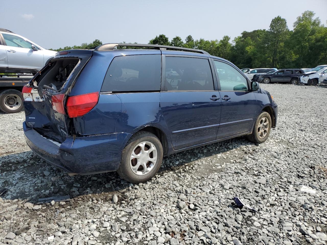 Photo 2 VIN: 5TDZA23C84S089244 - TOYOTA SIENNA 