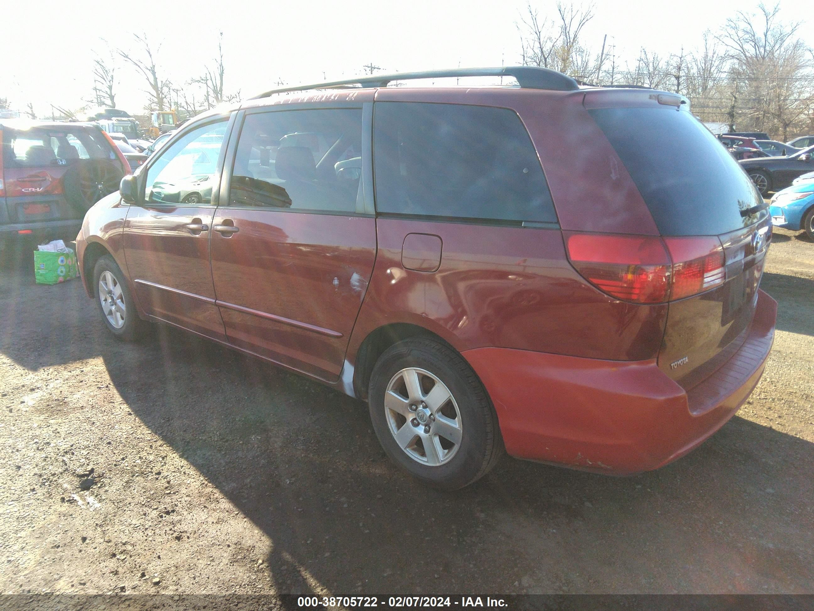 Photo 2 VIN: 5TDZA23C85S275092 - TOYOTA SIENNA 