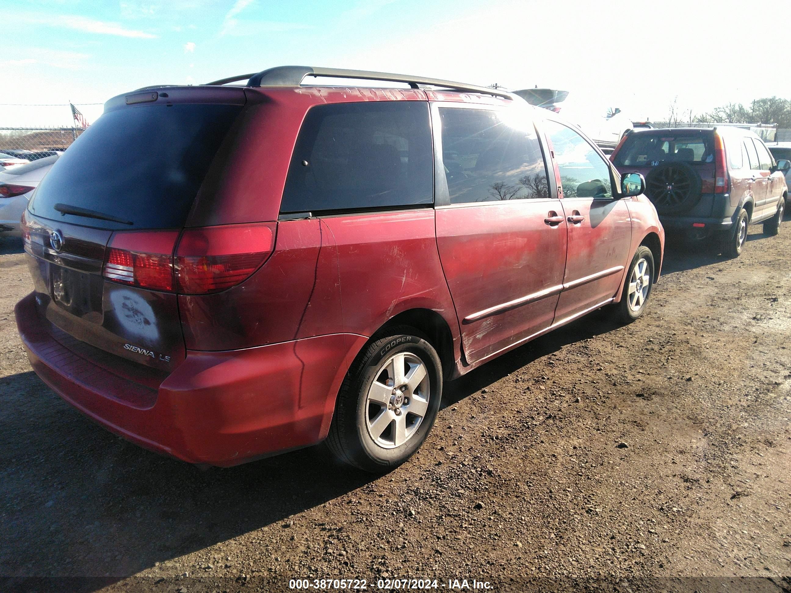 Photo 3 VIN: 5TDZA23C85S275092 - TOYOTA SIENNA 