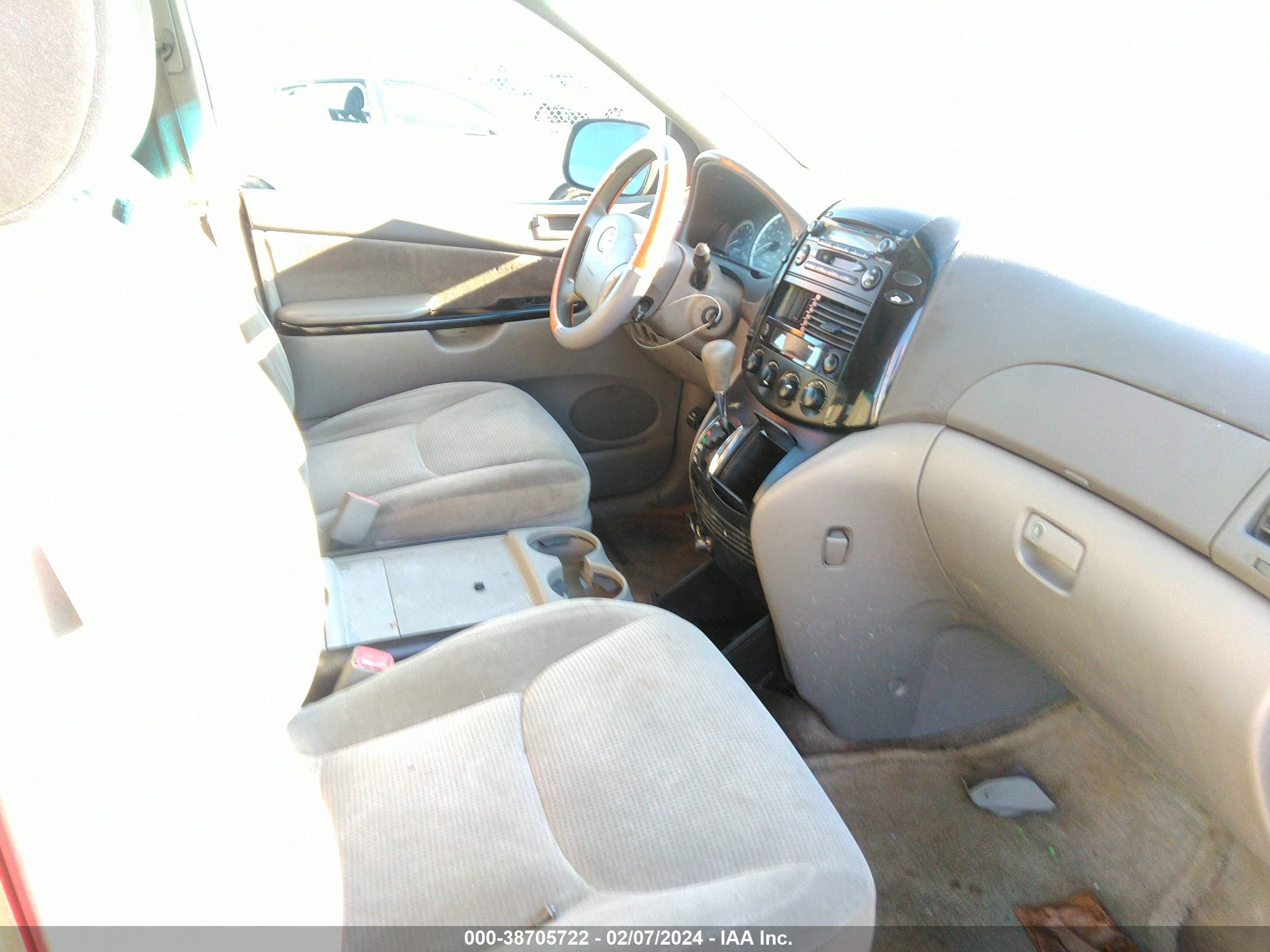 Photo 4 VIN: 5TDZA23C85S275092 - TOYOTA SIENNA 