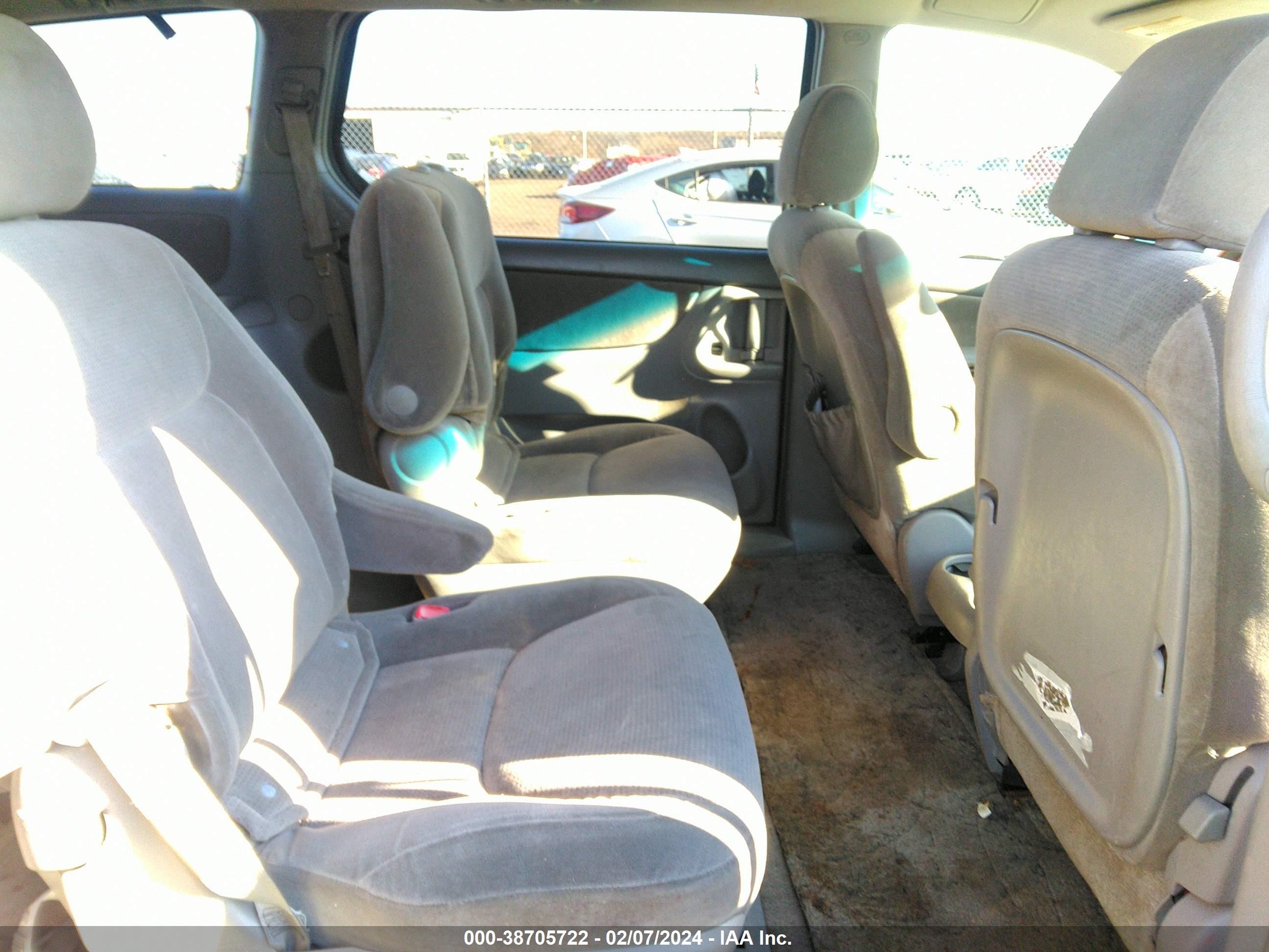 Photo 7 VIN: 5TDZA23C85S275092 - TOYOTA SIENNA 