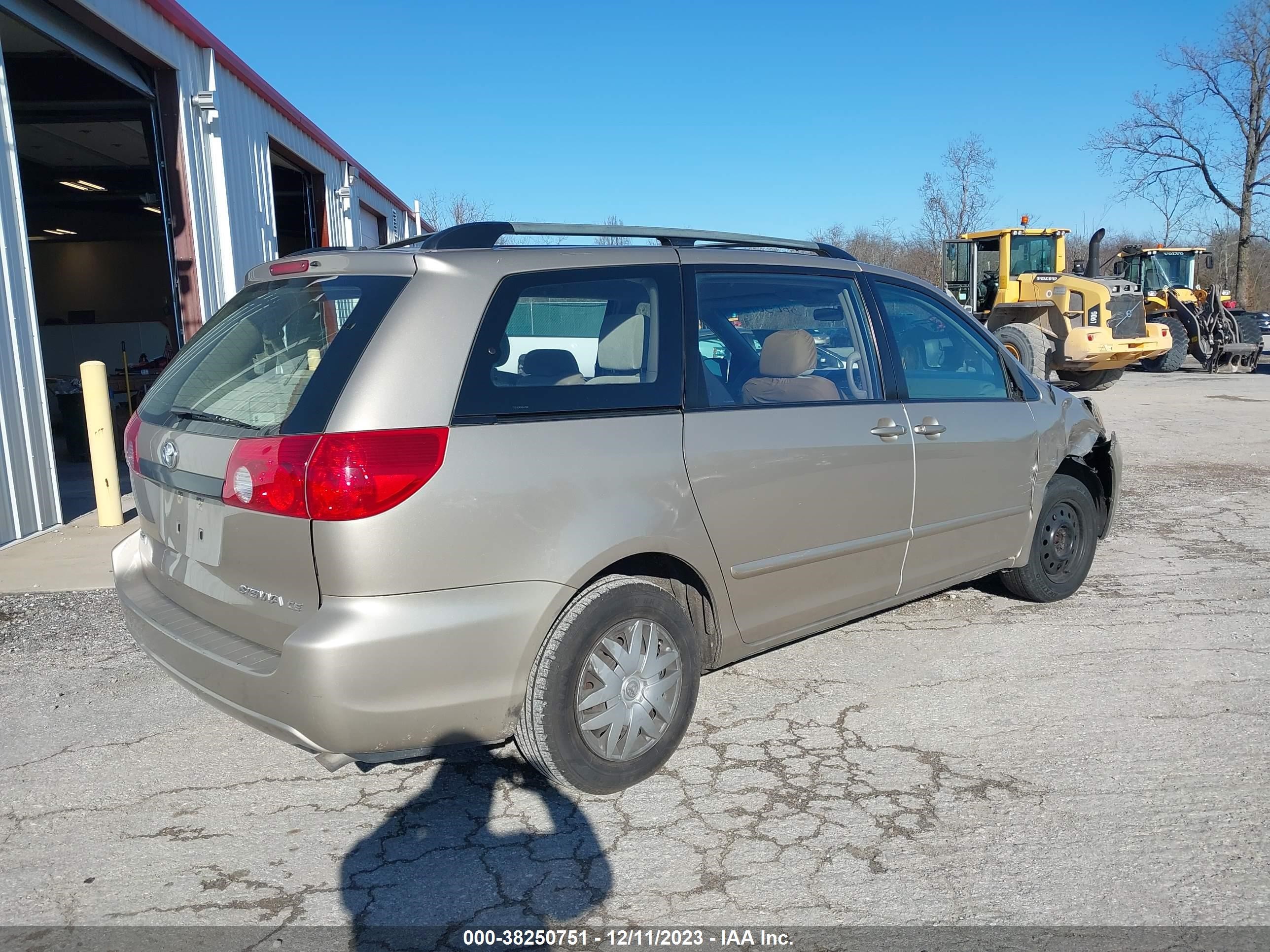 Photo 3 VIN: 5TDZA23C86S417085 - TOYOTA SIENNA 