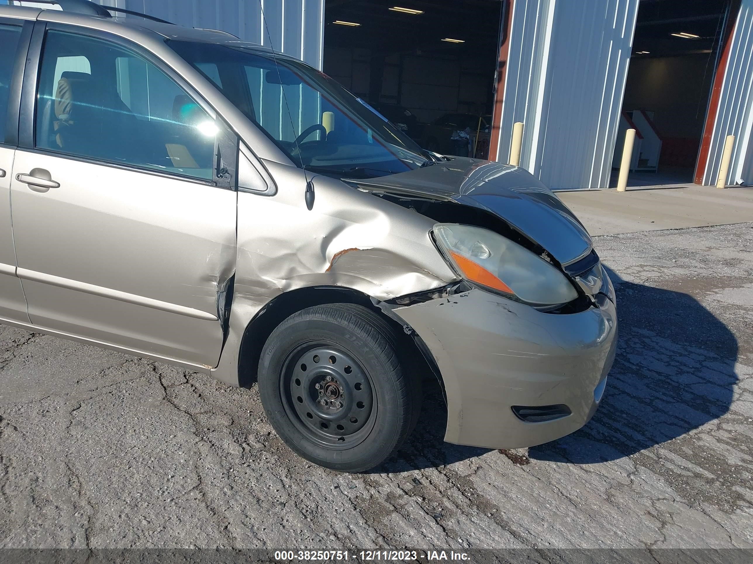 Photo 5 VIN: 5TDZA23C86S417085 - TOYOTA SIENNA 