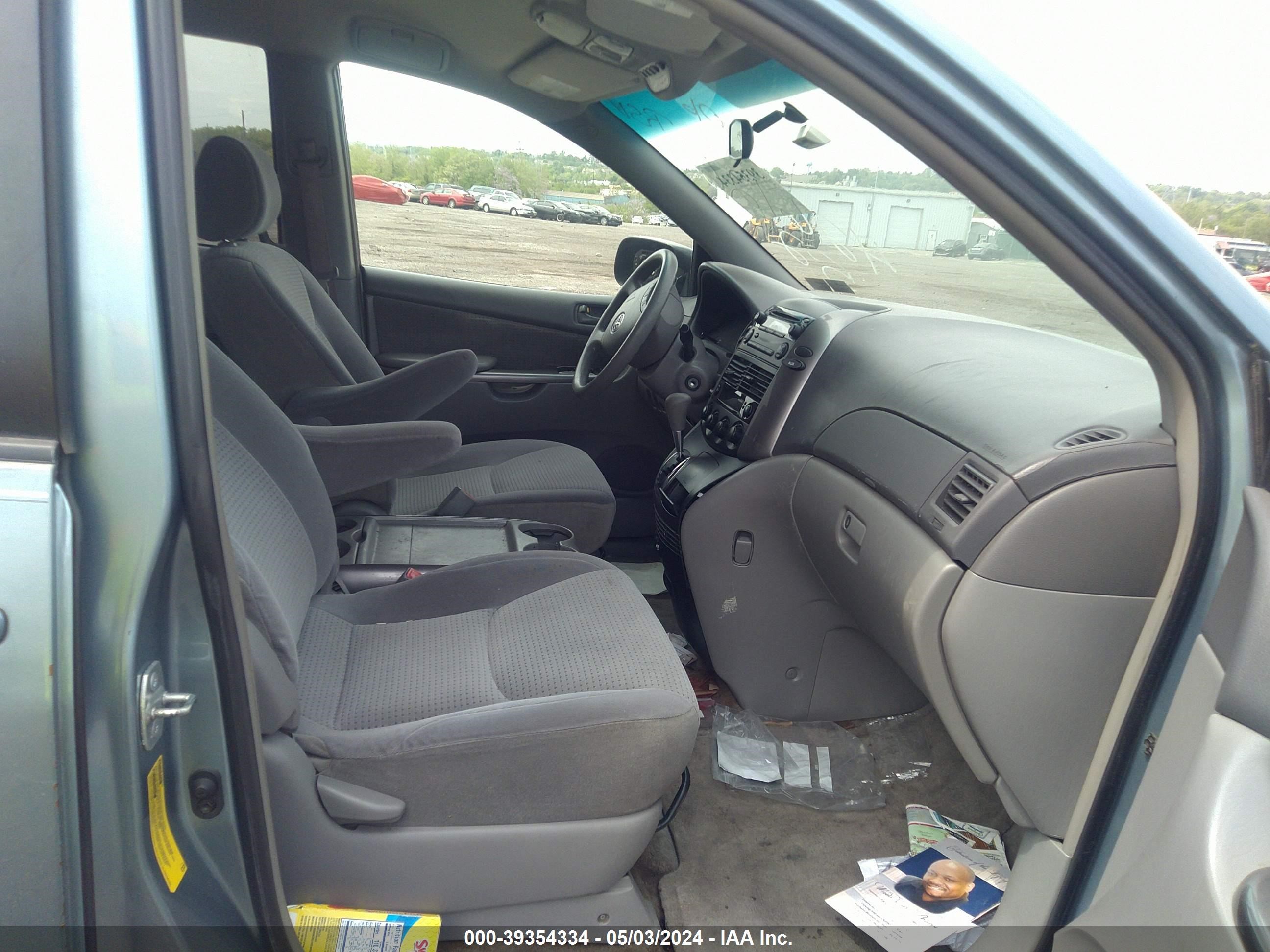 Photo 4 VIN: 5TDZA23C86S426126 - TOYOTA SIENNA 