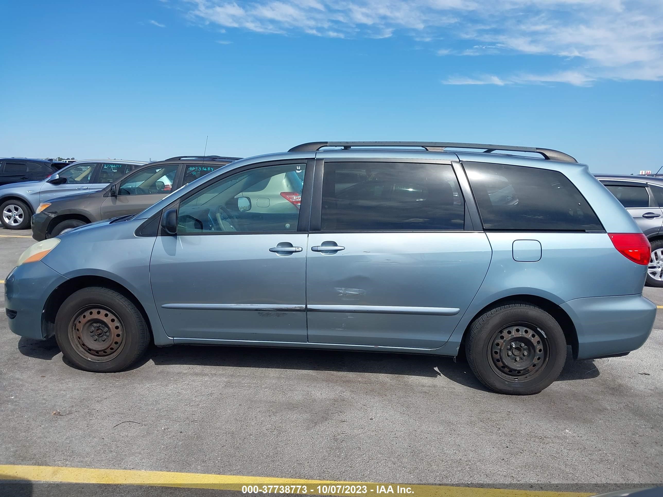 Photo 13 VIN: 5TDZA23C86S446781 - TOYOTA SIENNA 