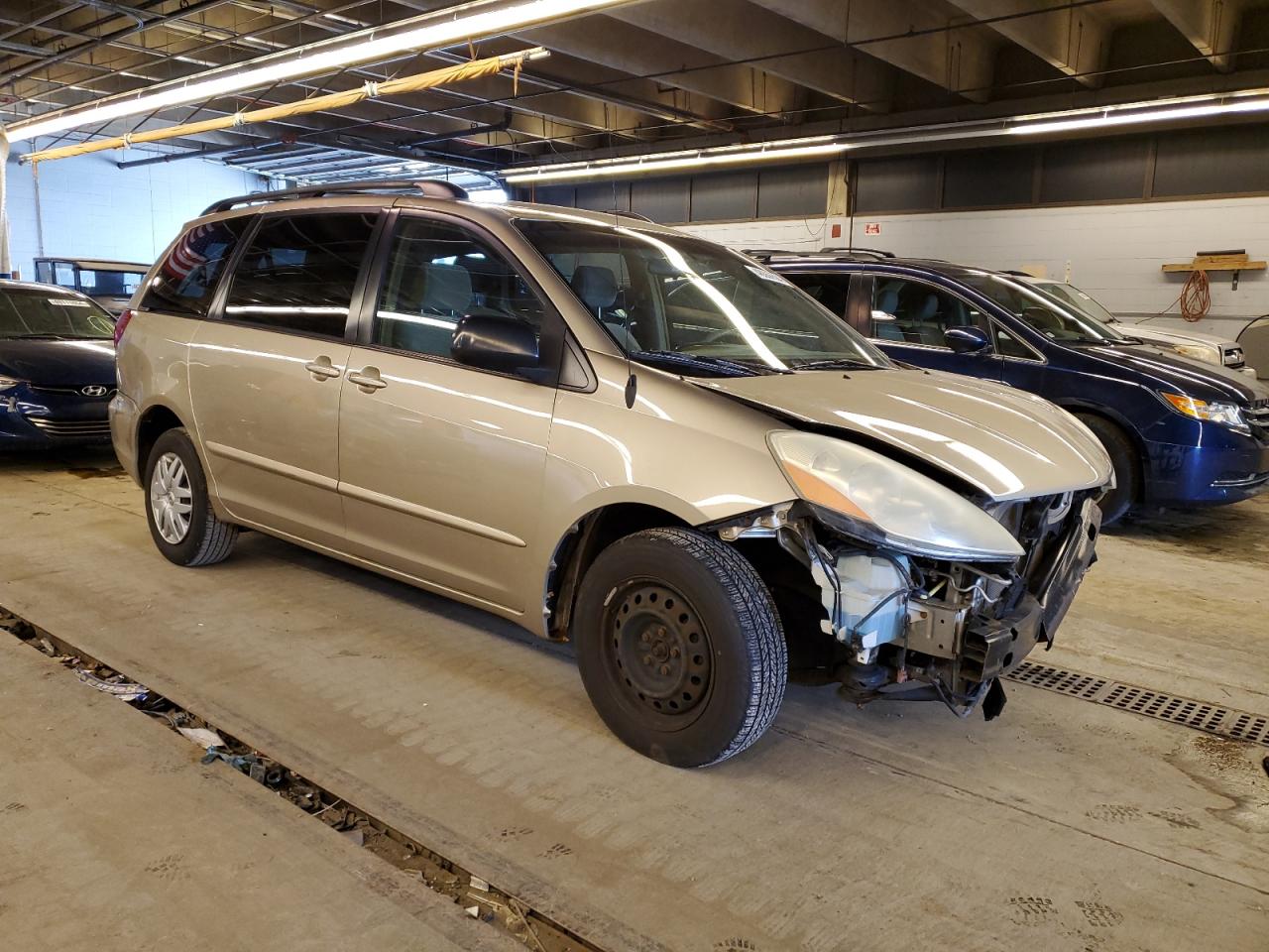 Photo 3 VIN: 5TDZA23C86S517414 - TOYOTA SIENNA 