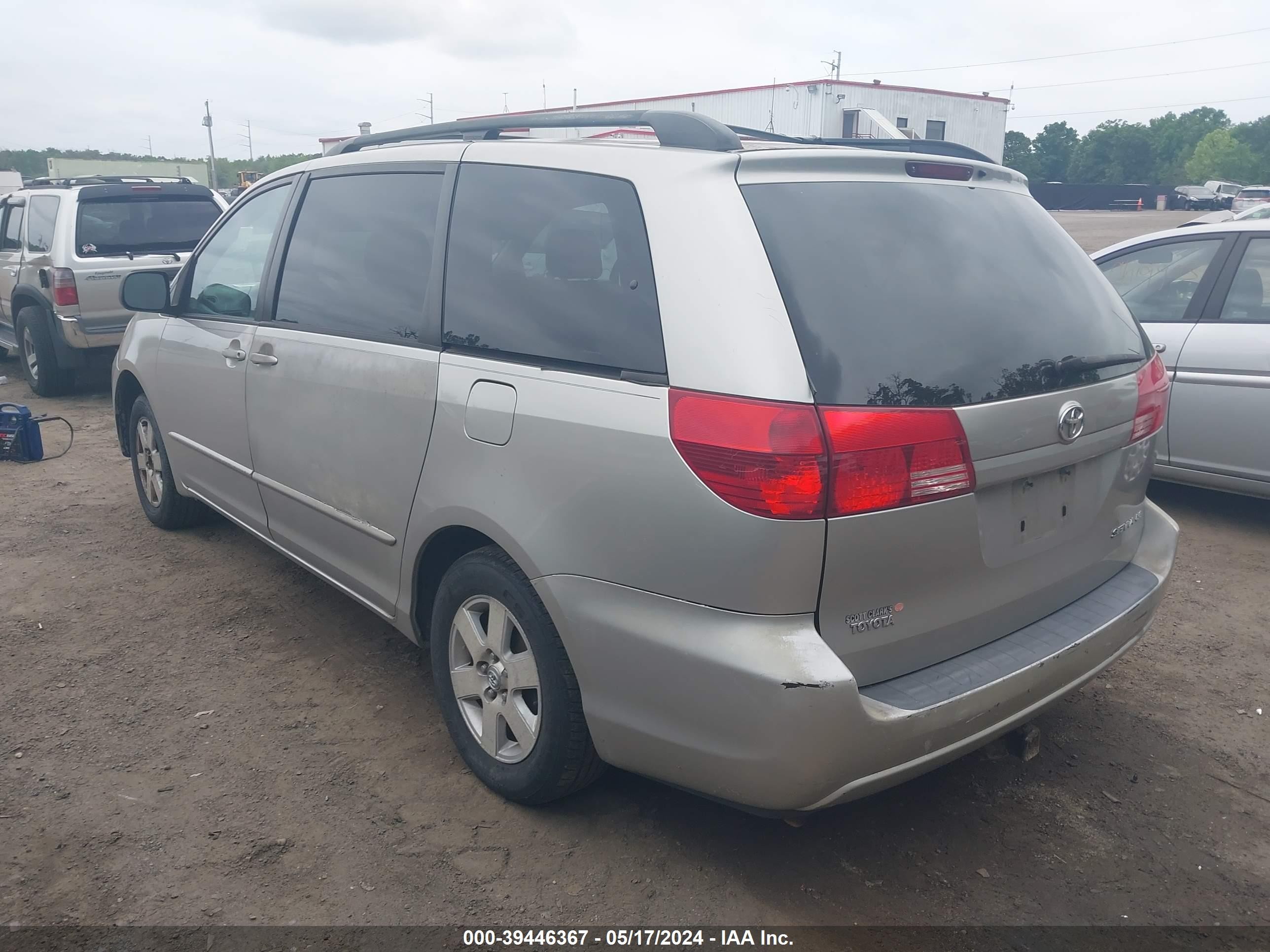 Photo 2 VIN: 5TDZA23C94S072923 - TOYOTA SIENNA 