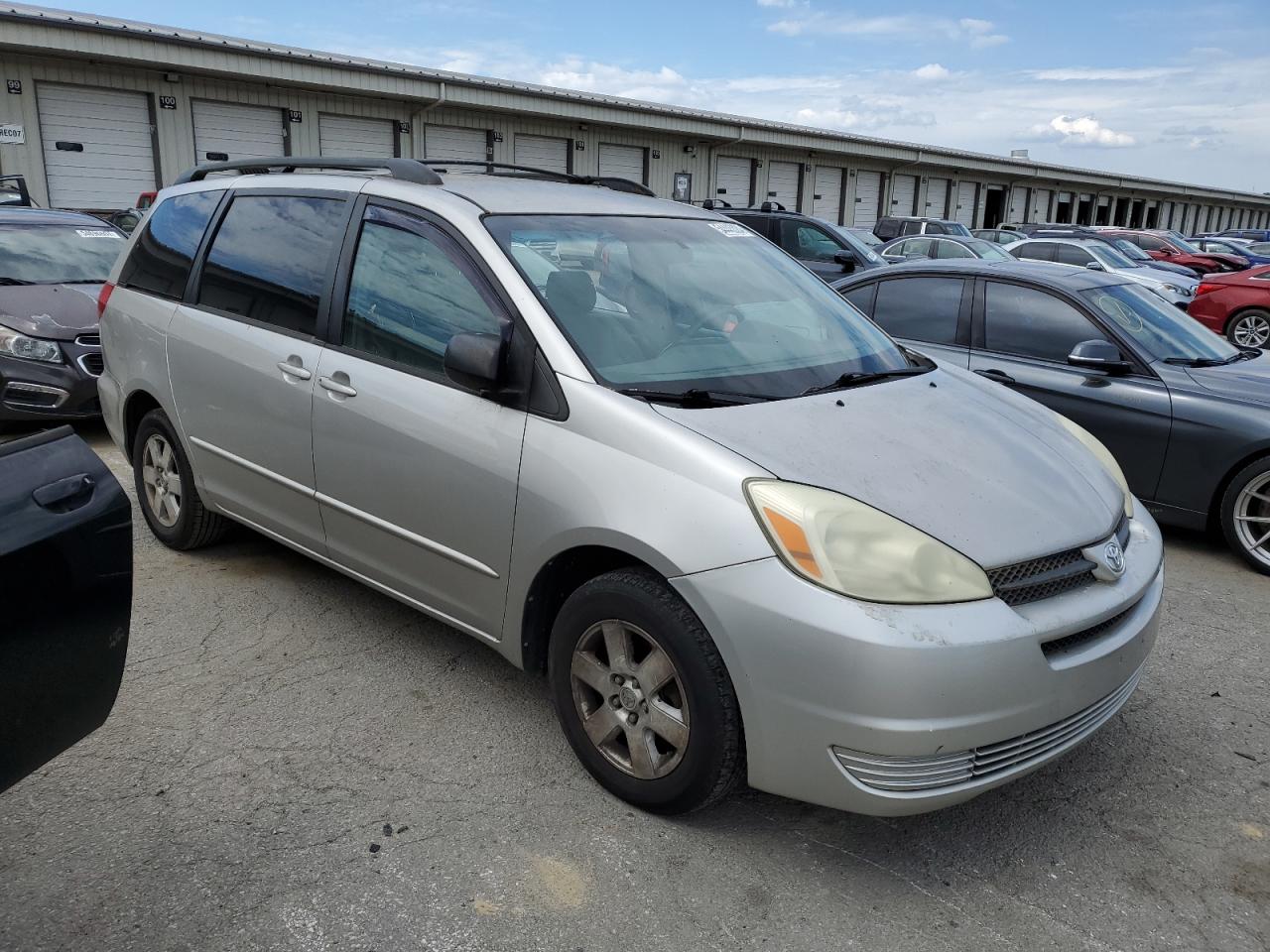 Photo 3 VIN: 5TDZA23C94S074705 - TOYOTA SIENNA 