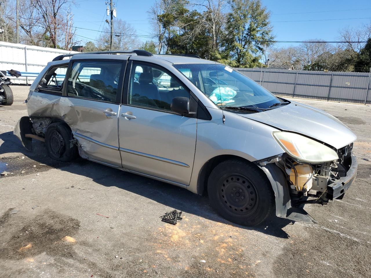 Photo 3 VIN: 5TDZA23C94S078981 - TOYOTA SIENNA 