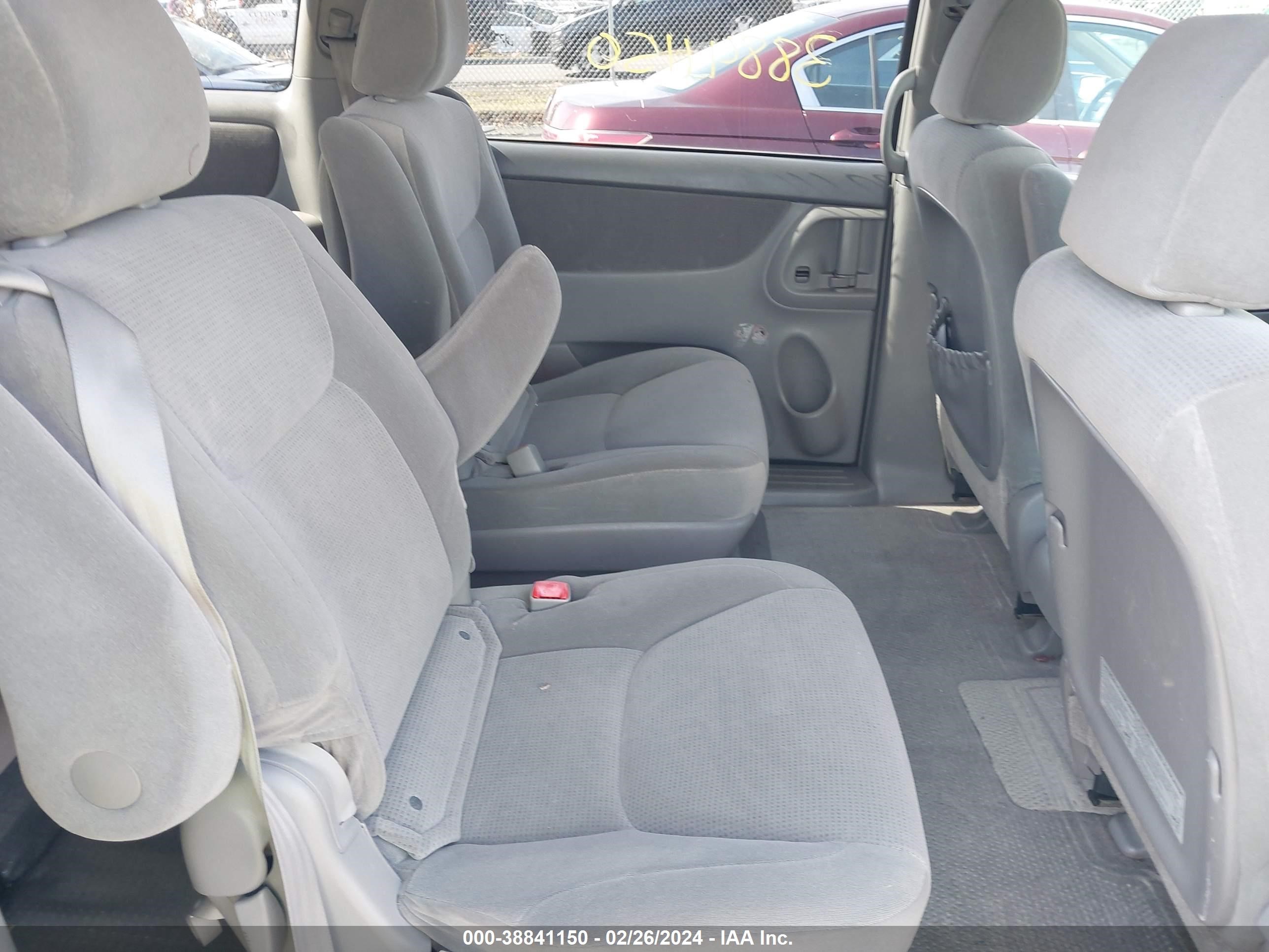 Photo 7 VIN: 5TDZA23C95S287283 - TOYOTA SIENNA 