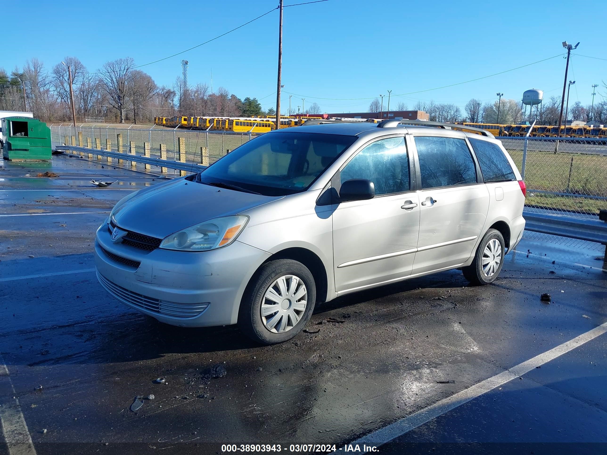 Photo 1 VIN: 5TDZA23C95S340998 - TOYOTA SIENNA 