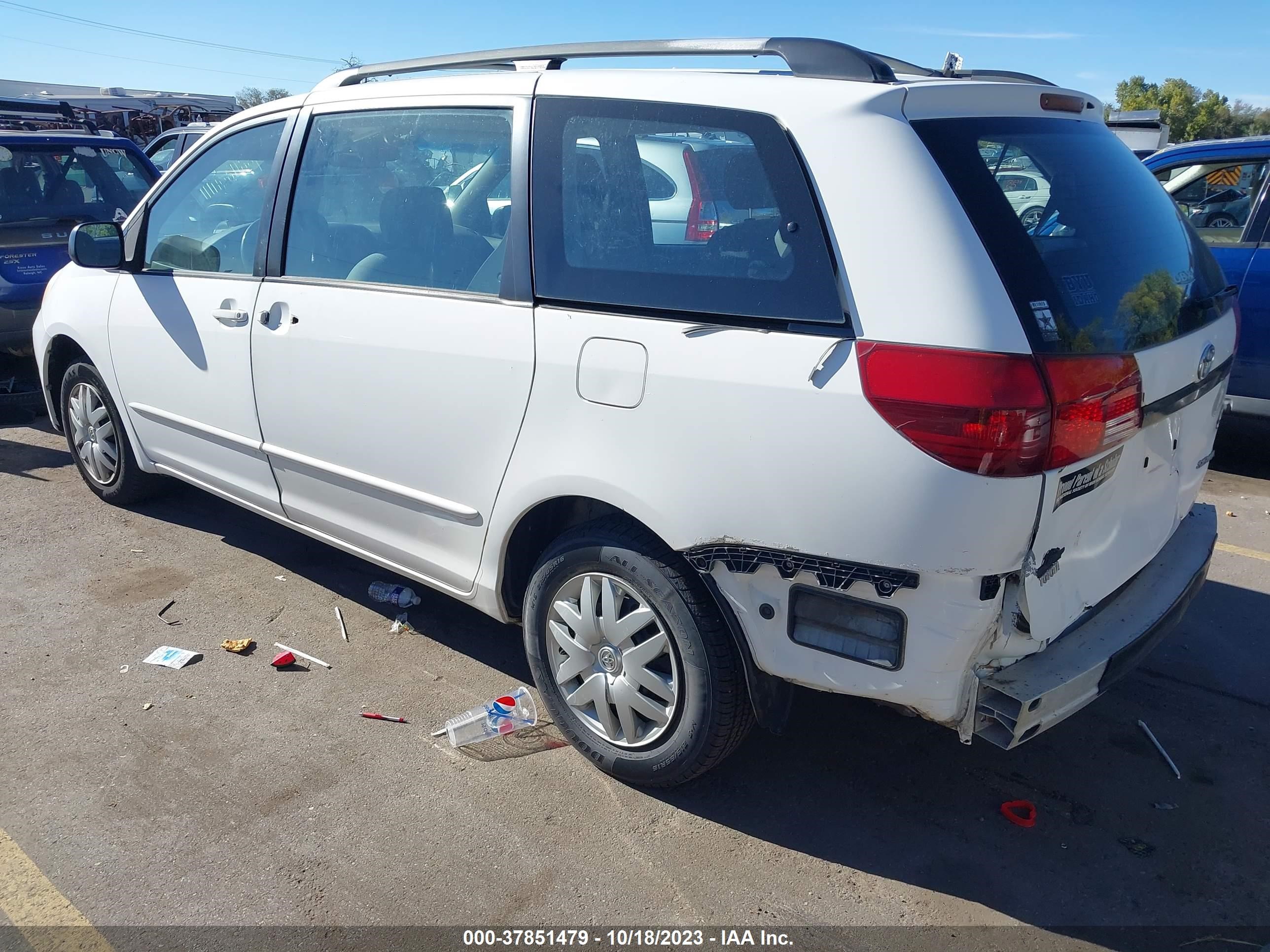 Photo 2 VIN: 5TDZA23C95S386010 - TOYOTA SIENNA 