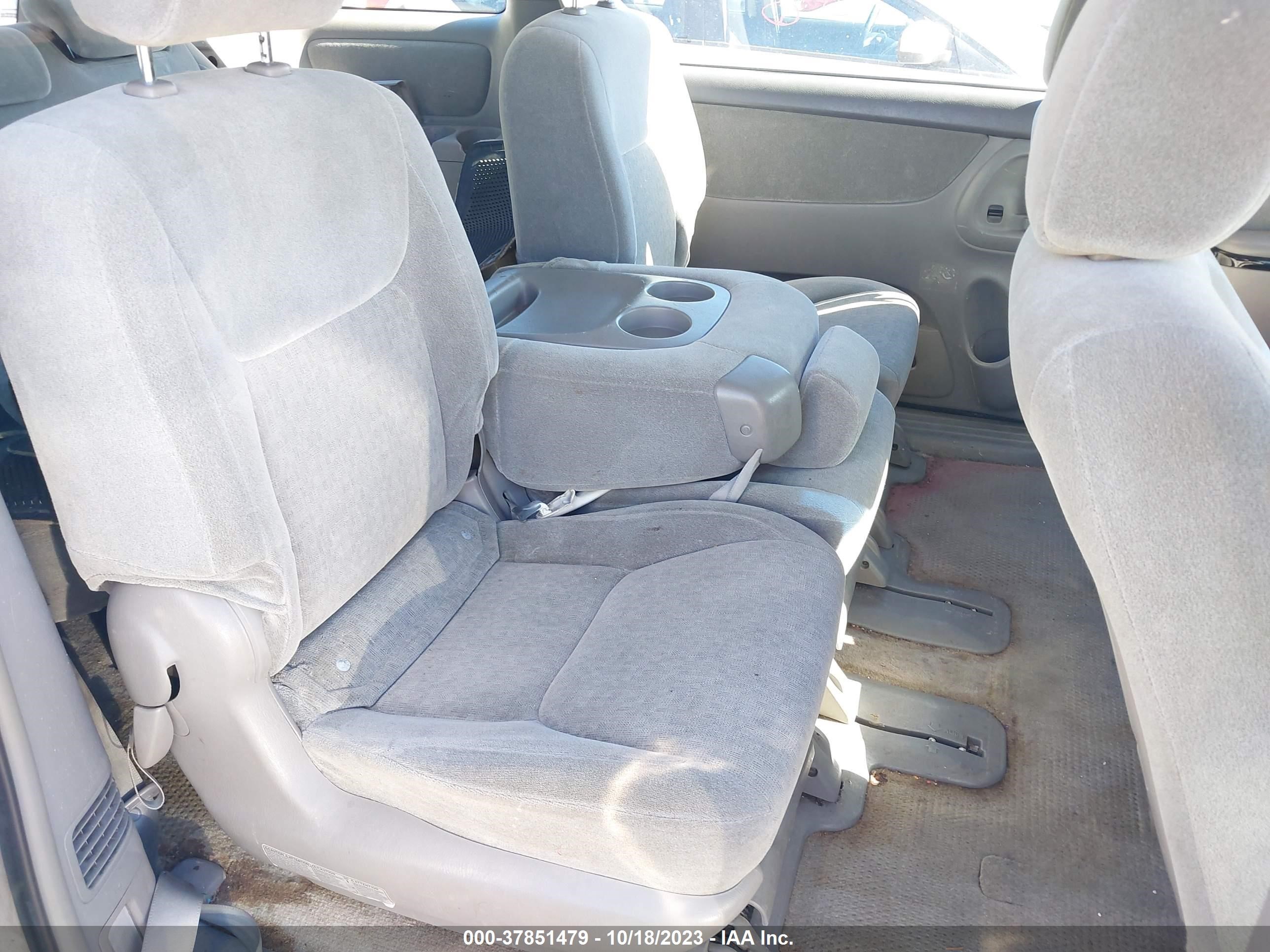 Photo 7 VIN: 5TDZA23C95S386010 - TOYOTA SIENNA 