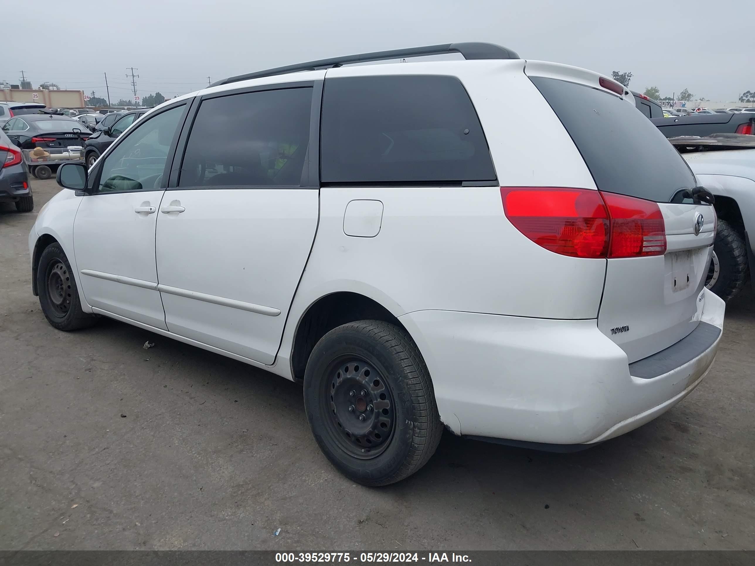 Photo 2 VIN: 5TDZA23CX4S006073 - TOYOTA SIENNA 