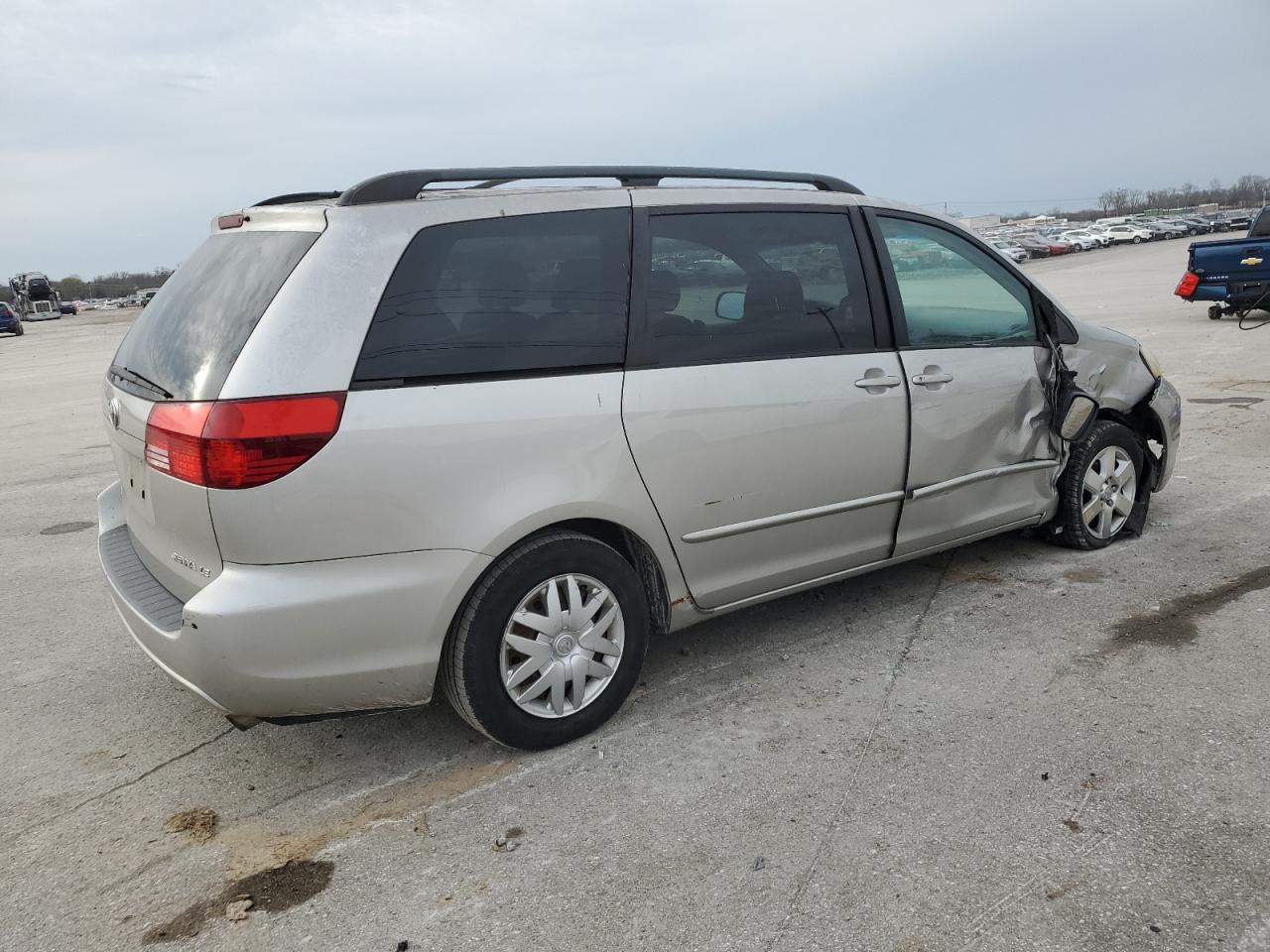 Photo 2 VIN: 5TDZA23CX4S023245 - TOYOTA SIENNA 