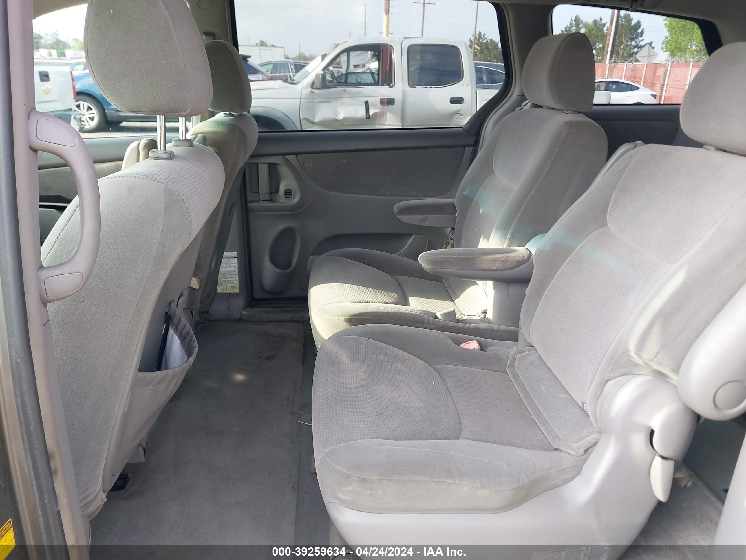 Photo 7 VIN: 5TDZA23CX4S040580 - TOYOTA SIENNA 