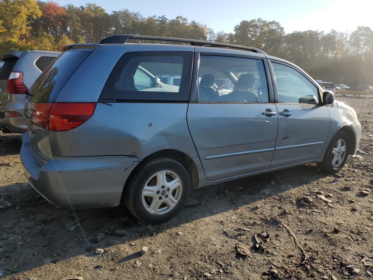 Photo 2 VIN: 5TDZA23CX4S063924 - TOYOTA SIENNA 