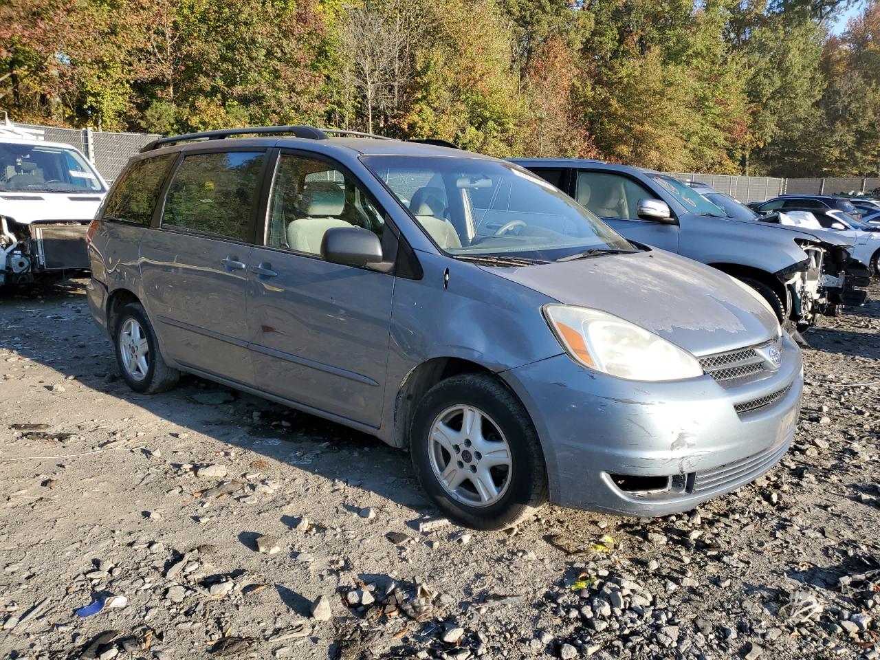 Photo 3 VIN: 5TDZA23CX4S063924 - TOYOTA SIENNA 