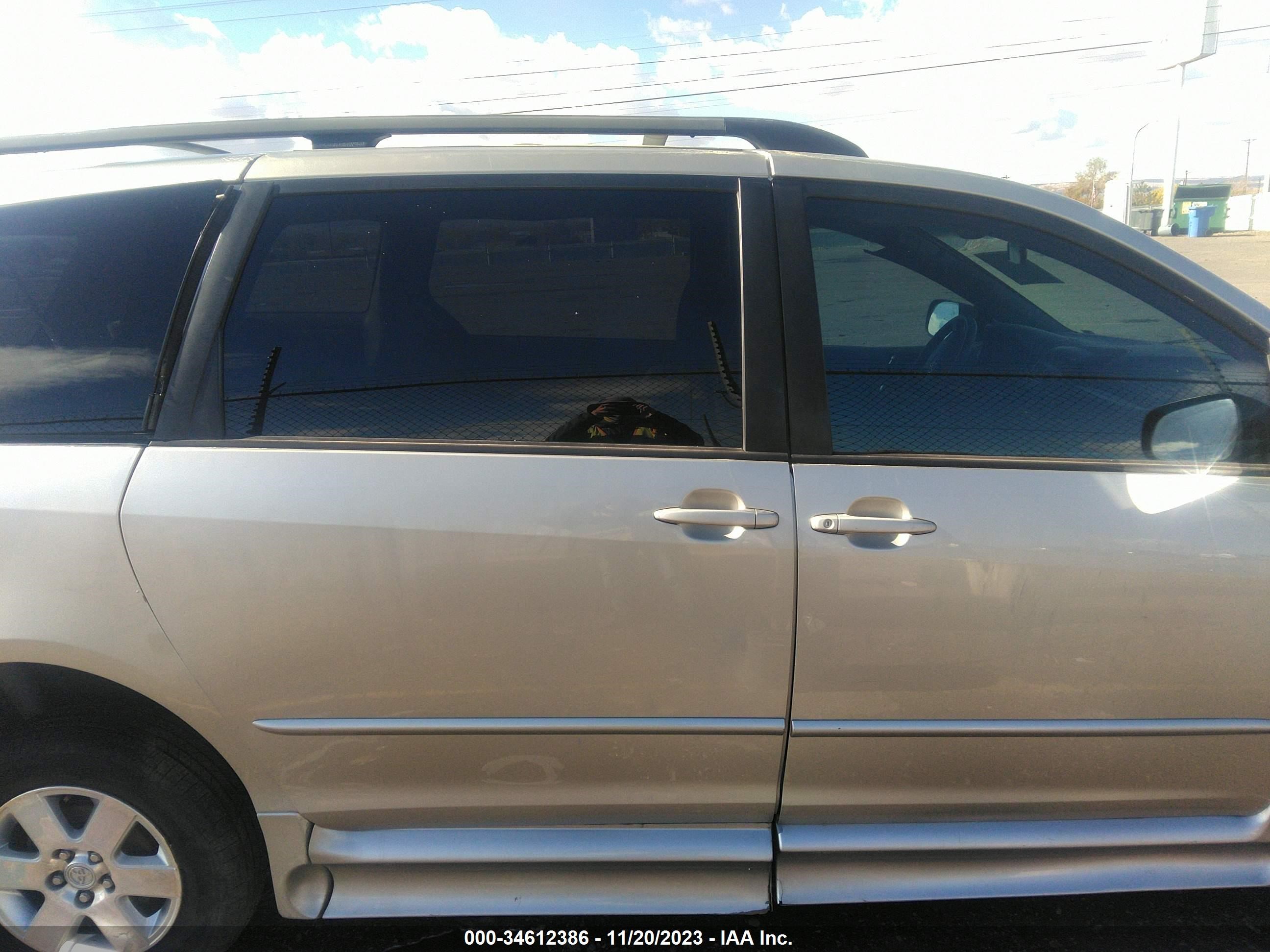 Photo 12 VIN: 5TDZA23CX4S084367 - TOYOTA SIENNA 