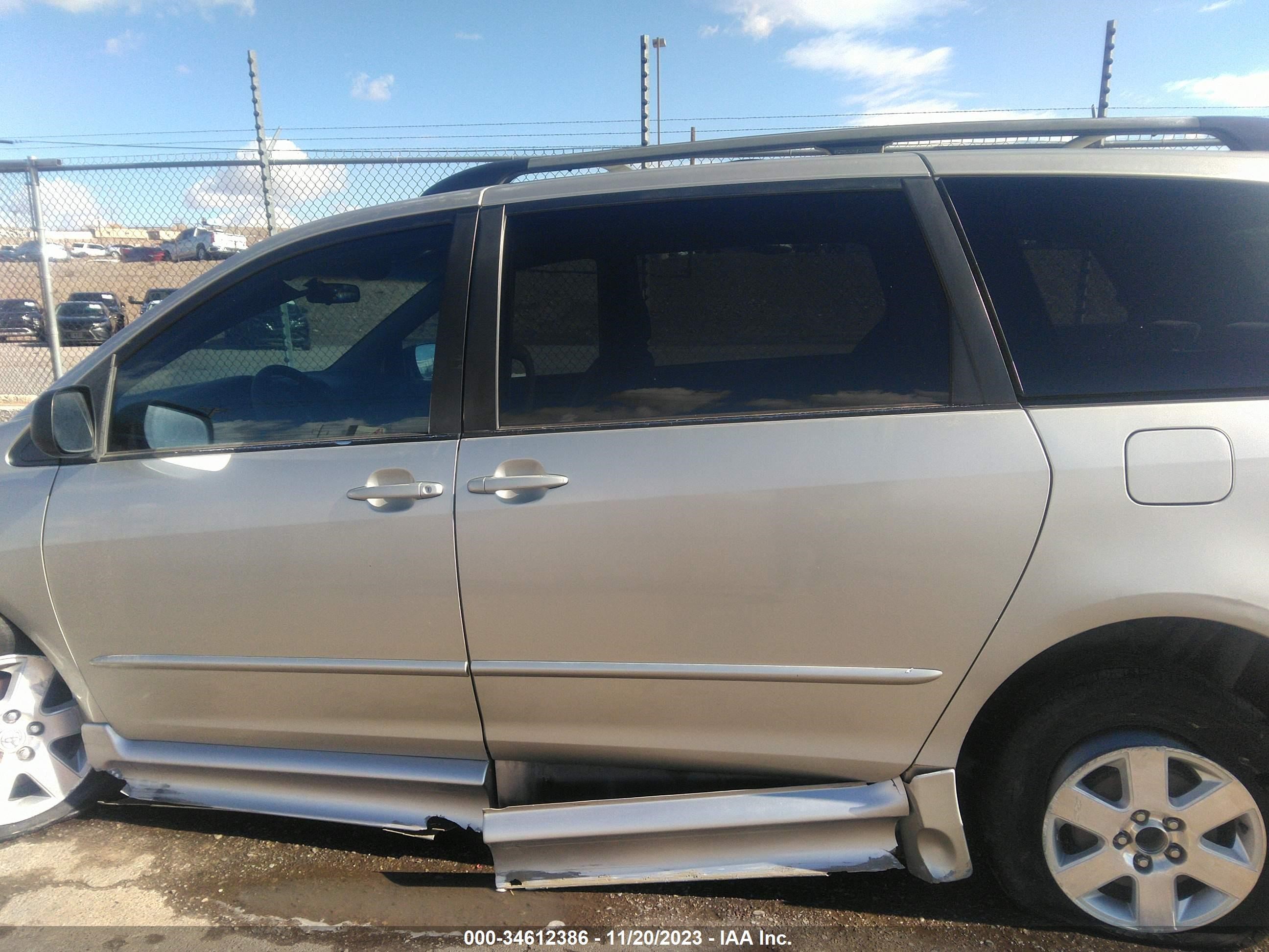 Photo 13 VIN: 5TDZA23CX4S084367 - TOYOTA SIENNA 