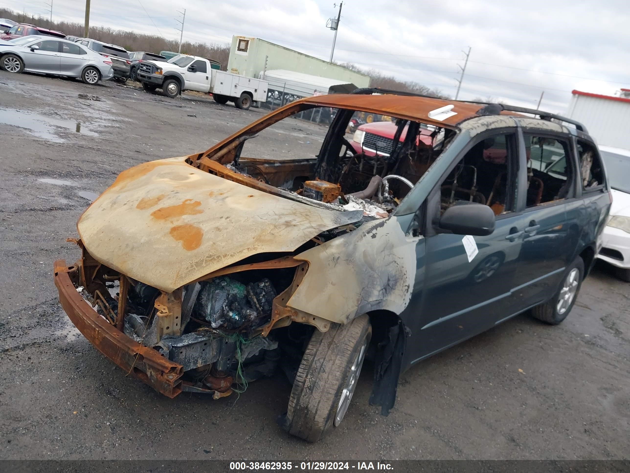 Photo 1 VIN: 5TDZA23CX4S218889 - TOYOTA SIENNA 