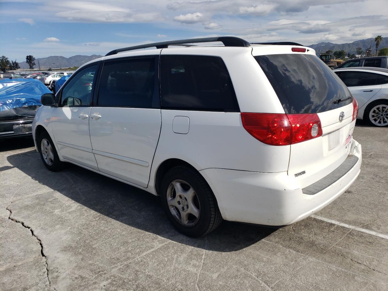 Photo 1 VIN: 5TDZA23CX6S413863 - TOYOTA SIENNA 