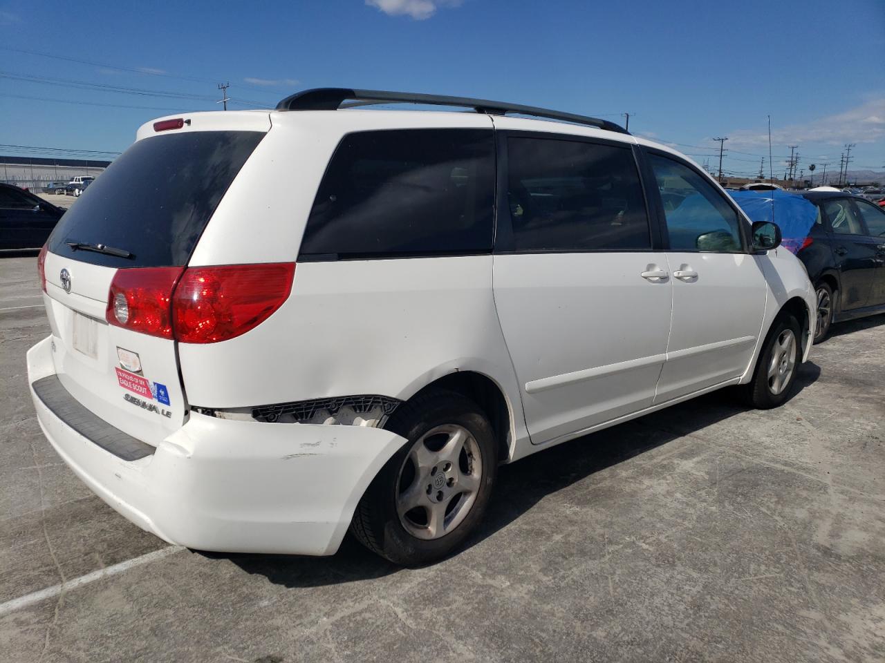 Photo 2 VIN: 5TDZA23CX6S413863 - TOYOTA SIENNA 