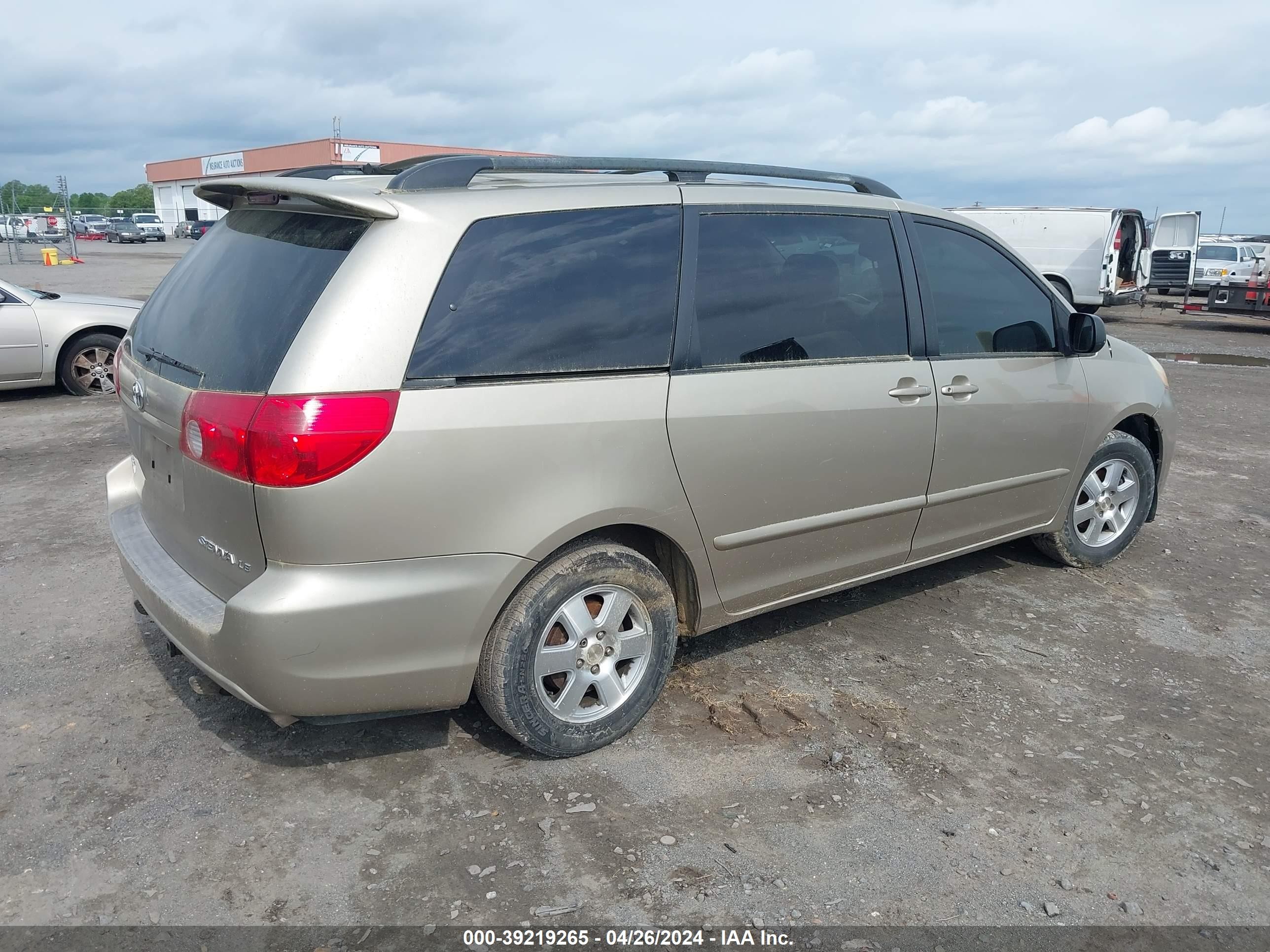 Photo 3 VIN: 5TDZA23CX6S414544 - TOYOTA SIENNA 