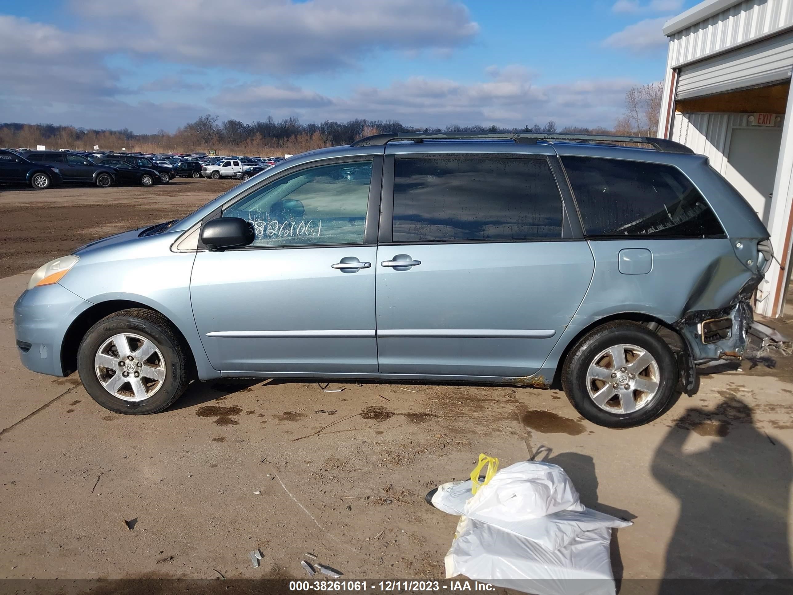 Photo 13 VIN: 5TDZA23CX6S442408 - TOYOTA SIENNA 