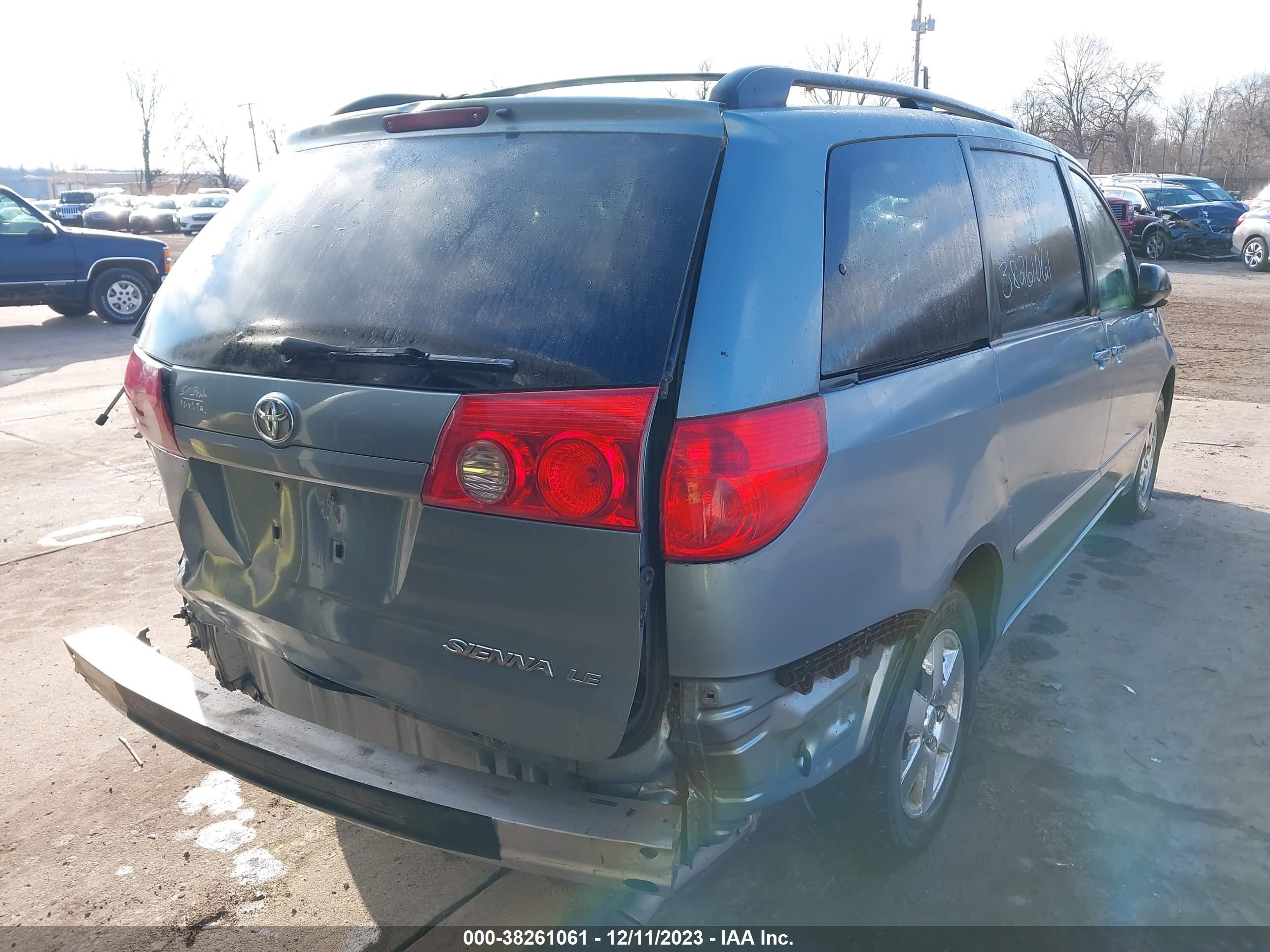 Photo 3 VIN: 5TDZA23CX6S442408 - TOYOTA SIENNA 