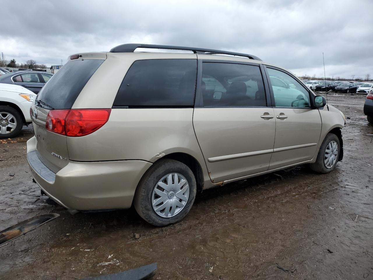 Photo 2 VIN: 5TDZA23CX6S451402 - TOYOTA SIENNA 