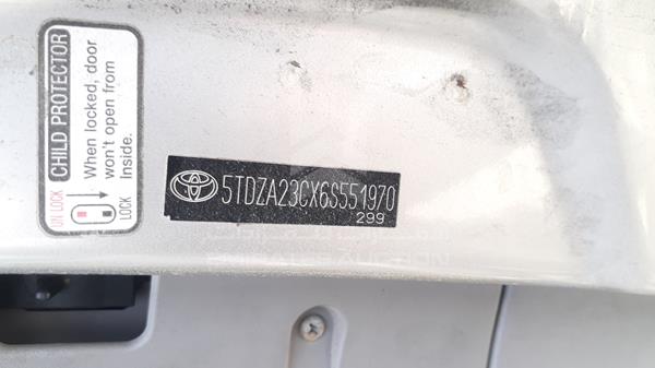 Photo 2 VIN: 5TDZA23CX6S551970 - TOYOTA SIENNA 