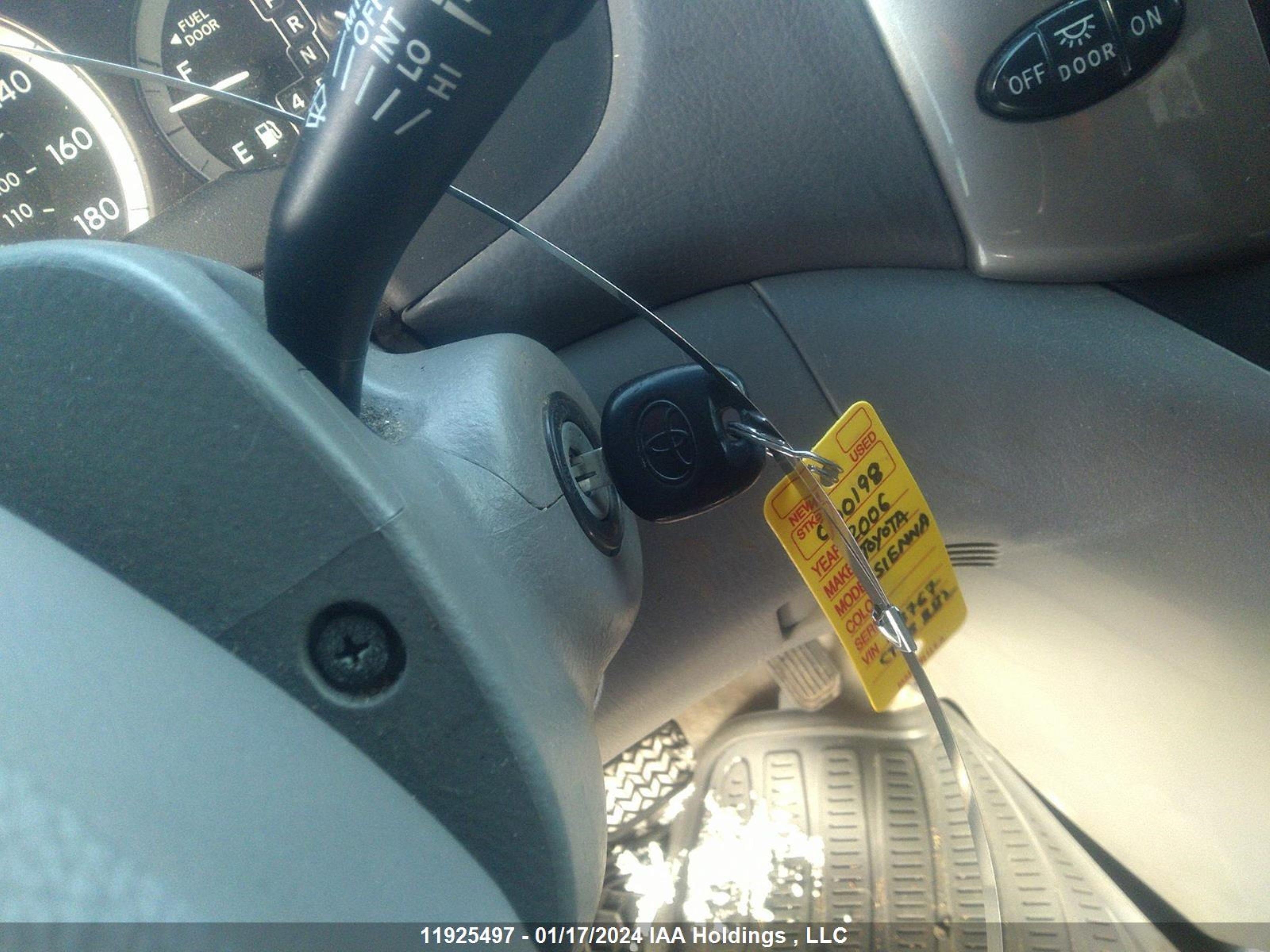 Photo 10 VIN: 5TDZA29C16S533767 - TOYOTA SIENNA 