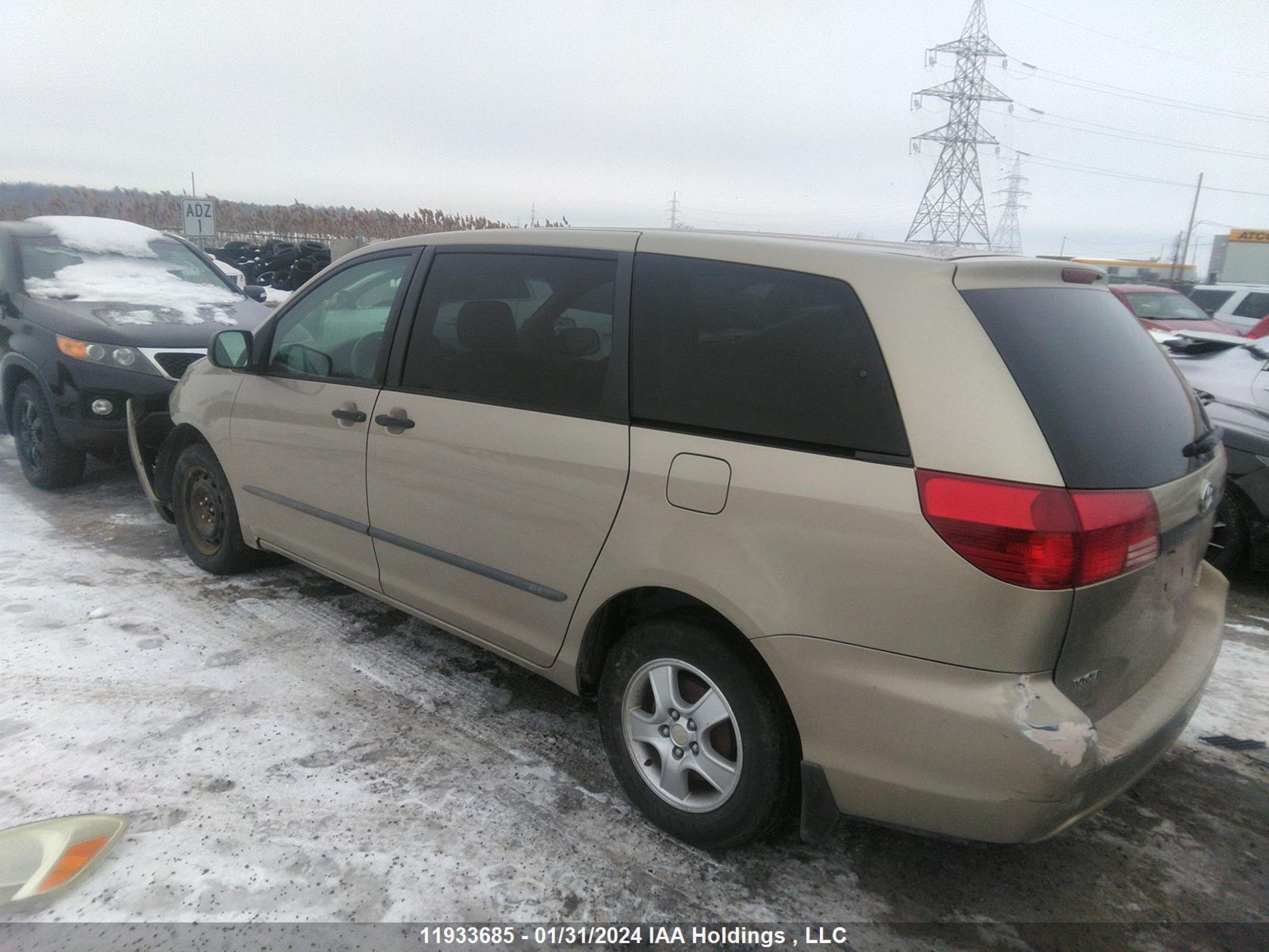 Photo 2 VIN: 5TDZA29C24S001814 - TOYOTA SIENNA 