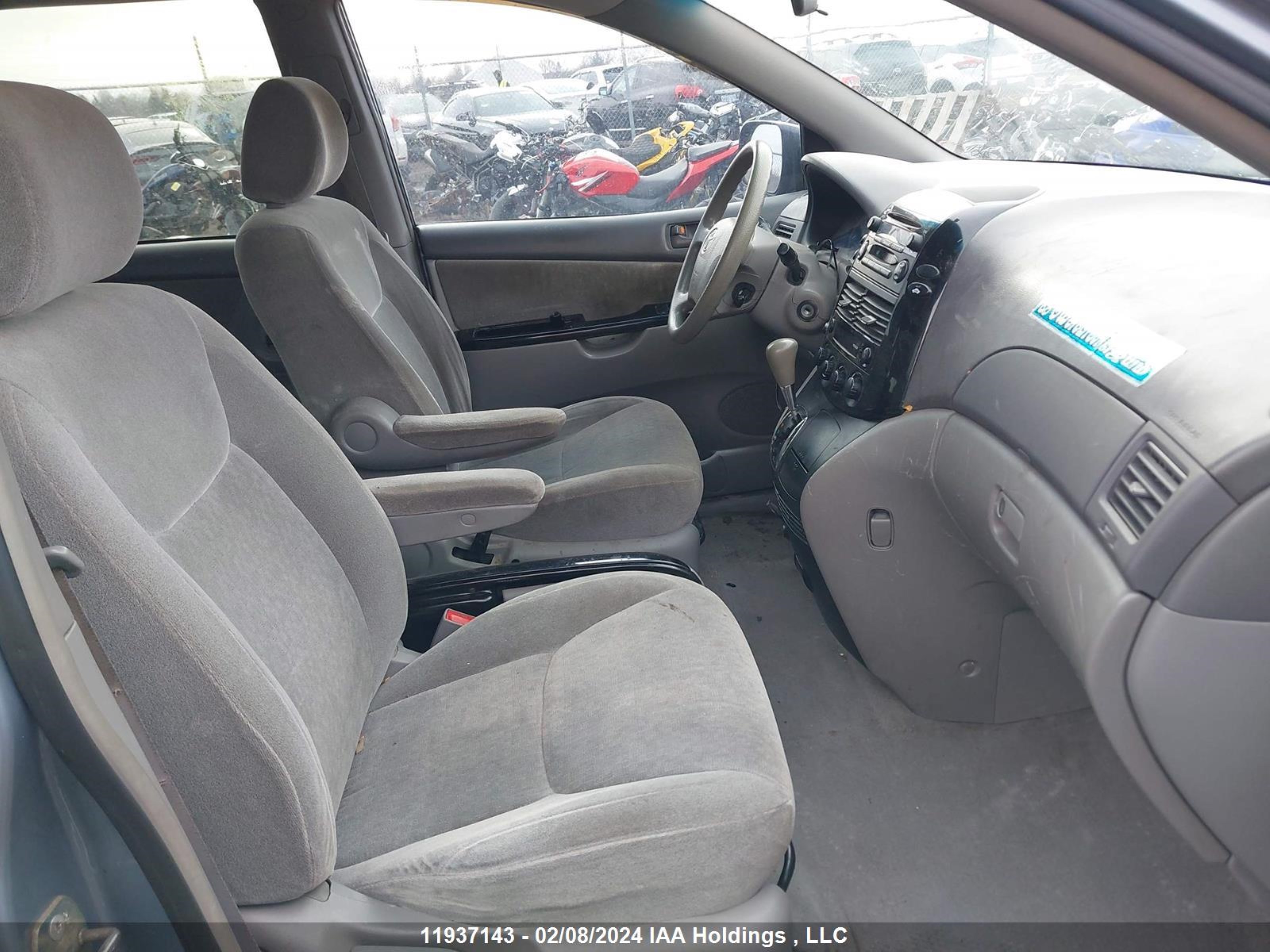 Photo 4 VIN: 5TDZA29C54S094070 - TOYOTA SIENNA 