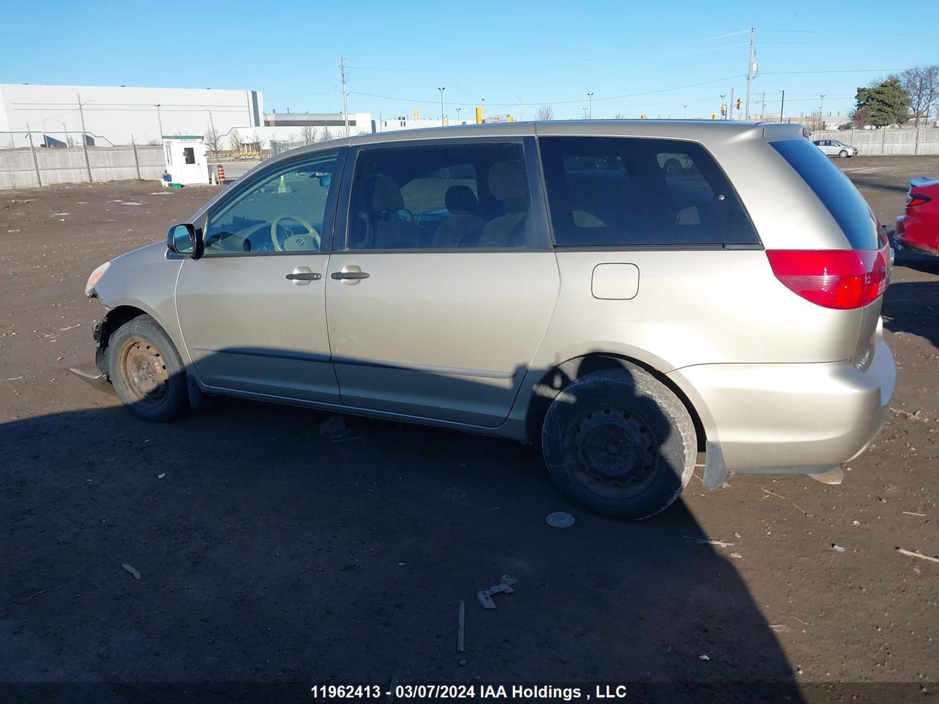 Photo 13 VIN: 5TDZA29C64S014615 - TOYOTA SIENNA 