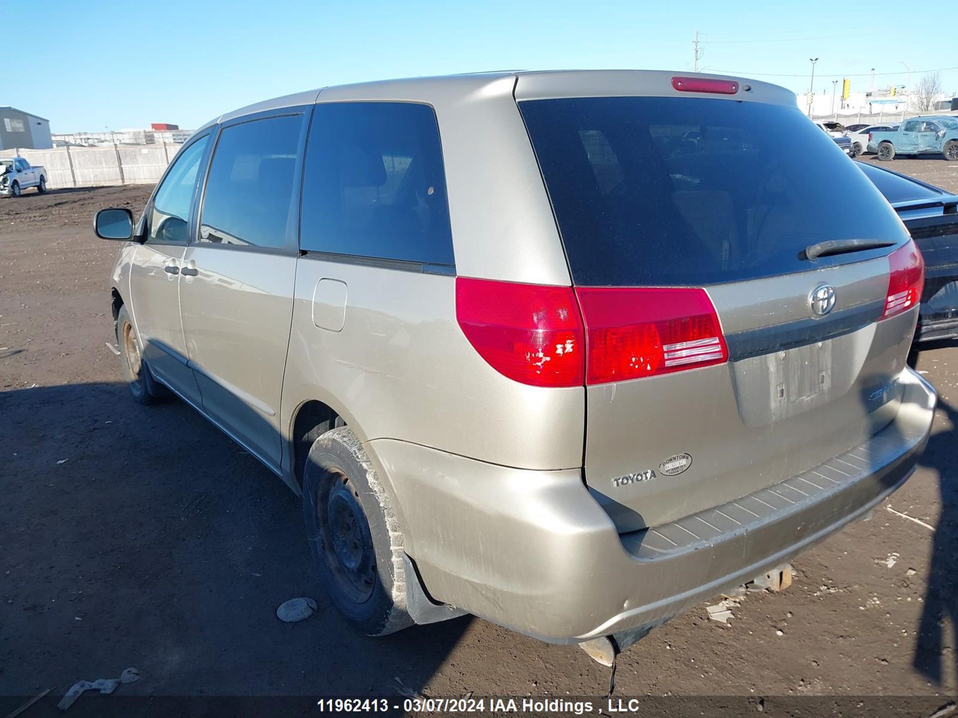 Photo 2 VIN: 5TDZA29C64S014615 - TOYOTA SIENNA 