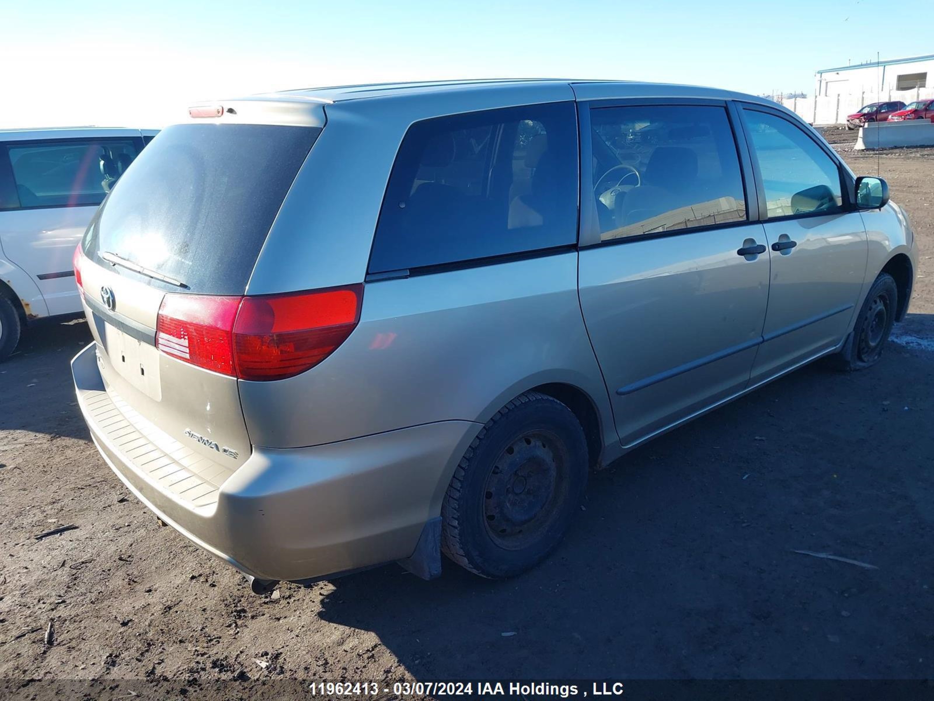 Photo 3 VIN: 5TDZA29C64S014615 - TOYOTA SIENNA 