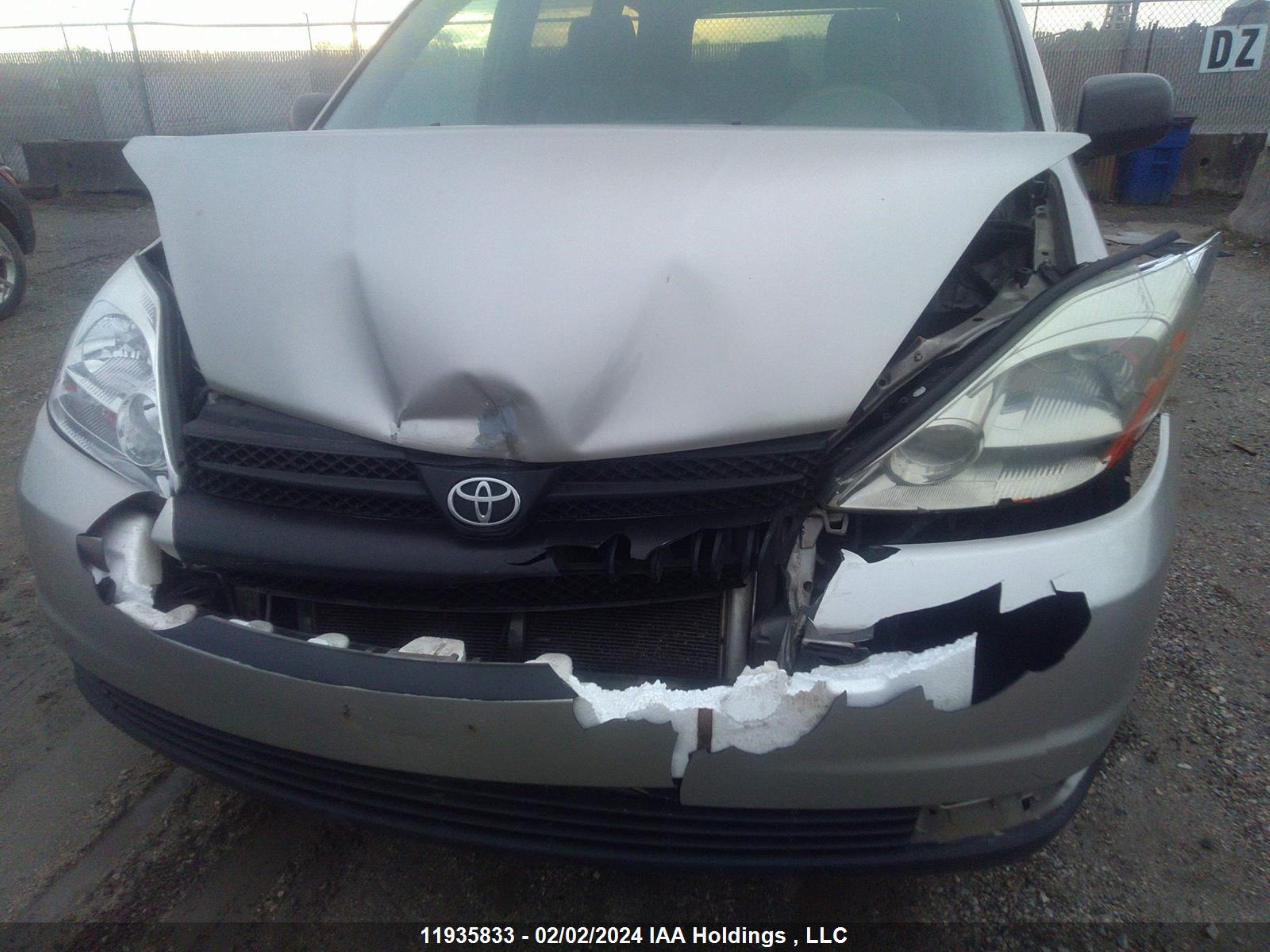 Photo 5 VIN: 5TDZA29C84S206831 - TOYOTA SIENNA 