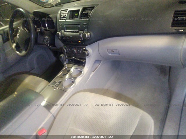 Photo 4 VIN: 5TDZA3EH0AS001877 - TOYOTA HIGHLANDER 