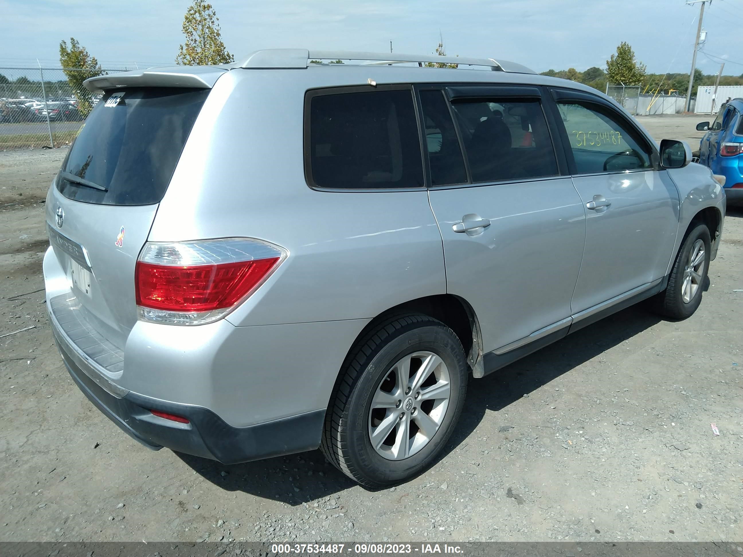 Photo 3 VIN: 5TDZA3EH5DS034555 - TOYOTA HIGHLANDER 