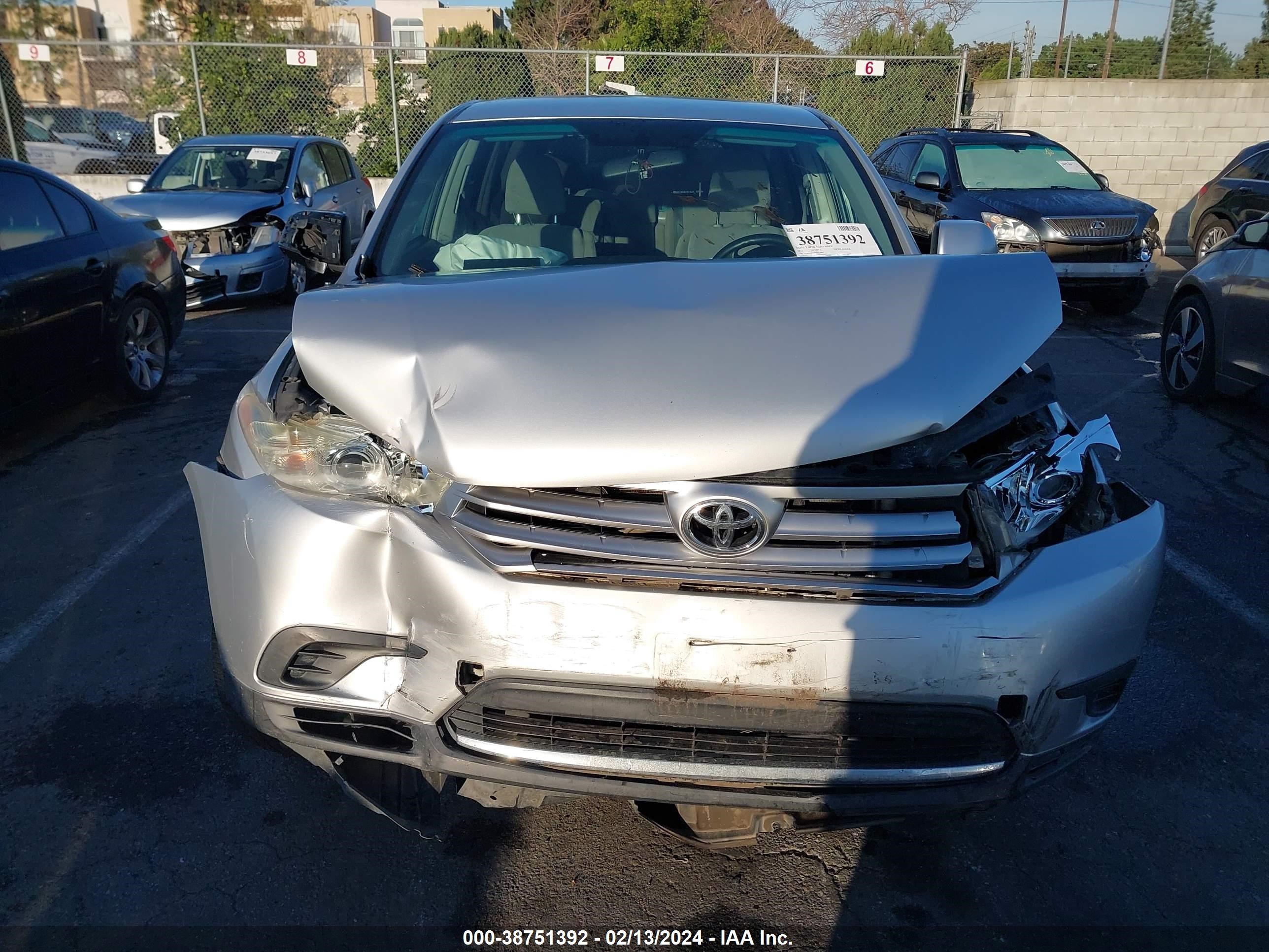 Photo 10 VIN: 5TDZA3EH9BS014001 - TOYOTA HIGHLANDER 