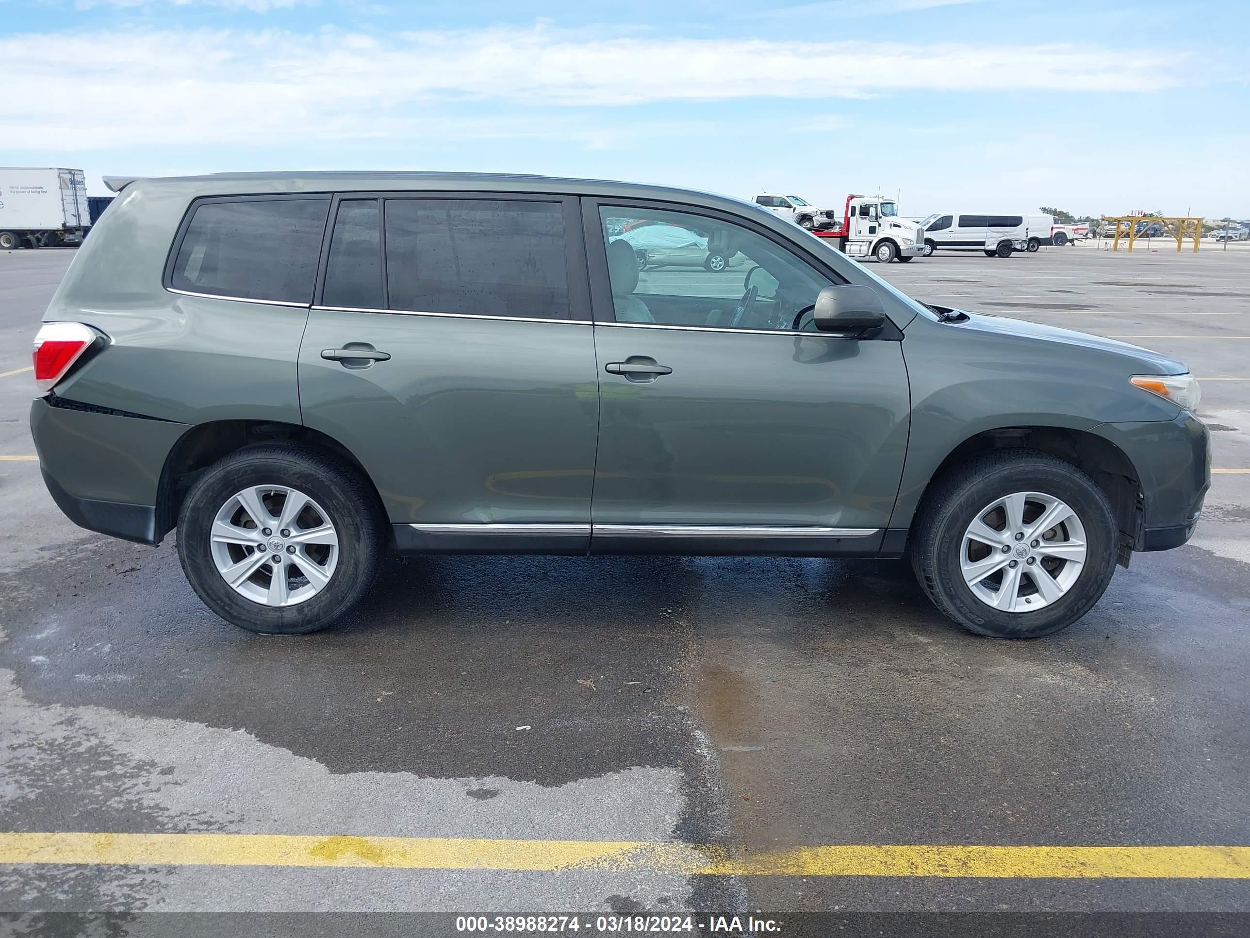 Photo 13 VIN: 5TDZA3EH9DS041136 - TOYOTA HIGHLANDER 