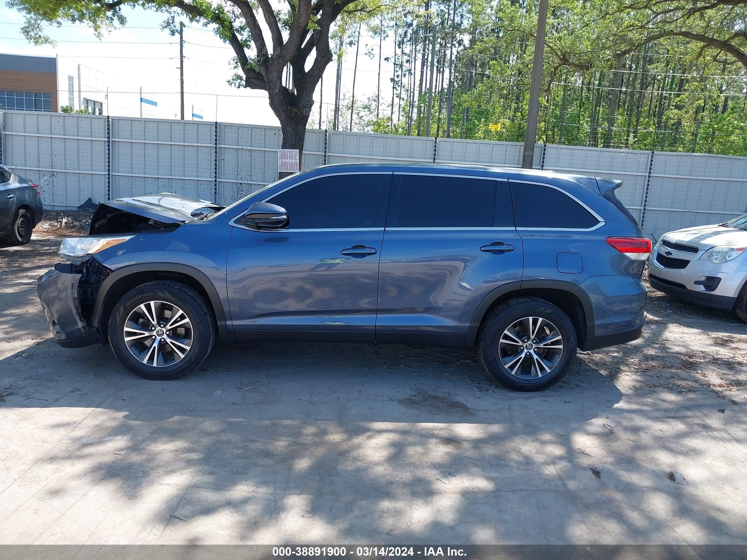 Photo 13 VIN: 5TDZARFH0KS049849 - TOYOTA HIGHLANDER 