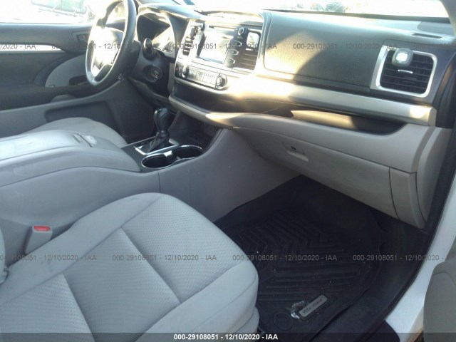 Photo 4 VIN: 5TDZARFH2ES007641 - TOYOTA HIGHLANDER 