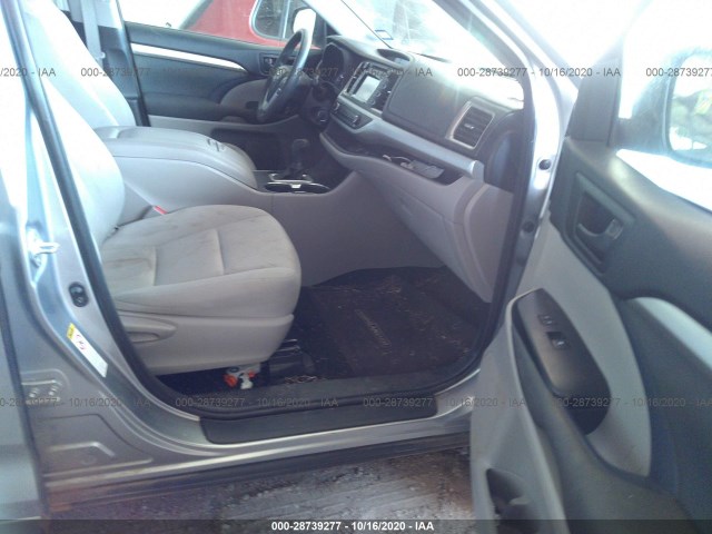 Photo 4 VIN: 5TDZARFH2GS022854 - TOYOTA HIGHLANDER 