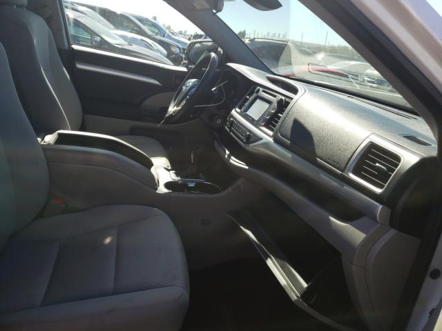 Photo 4 VIN: 5TDZARFH2JS037989 - TOYOTA HIGHLANDER 