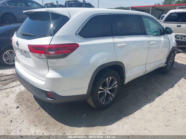 Photo 3 VIN: 5TDZARFH3JS040495 - TOYOTA HIGHLANDER 