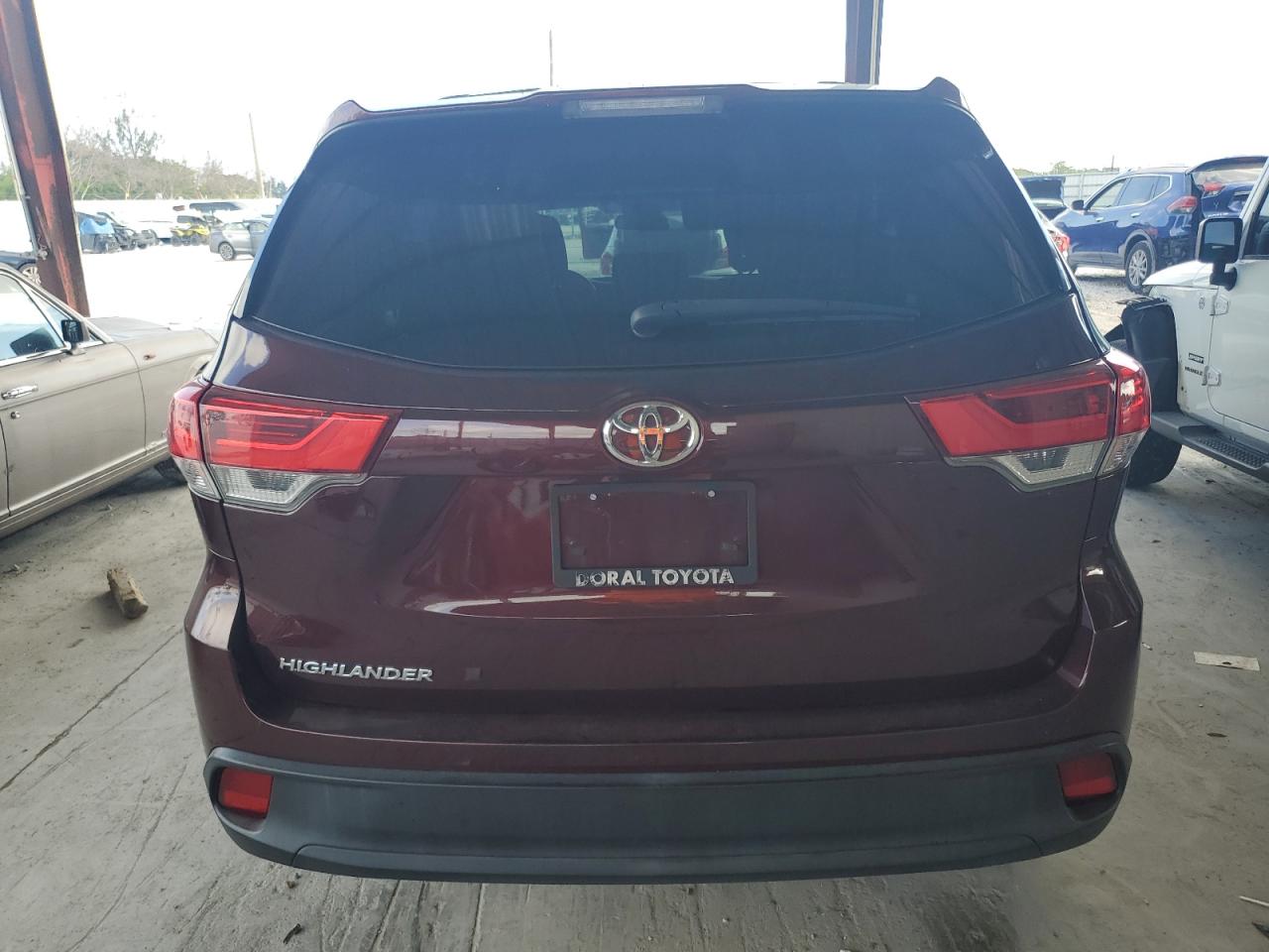 Photo 5 VIN: 5TDZARFH3KS061509 - TOYOTA HIGHLANDER 